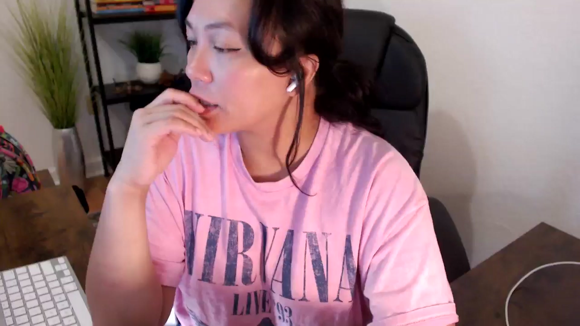 Gallery image thumbnail from MickaylaStar's myfreecams stream on, 03/24/2025, 14:54 image 8 of 20