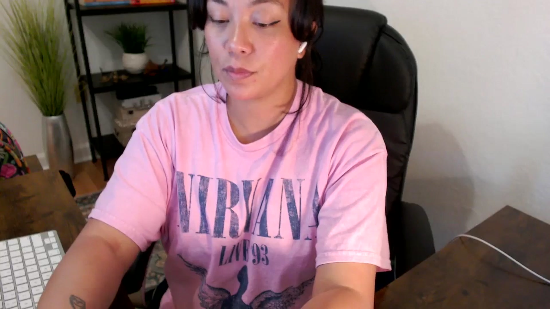 Gallery image thumbnail from MickaylaStar's myfreecams stream on, 03/24/2025, 17:43 image 8 of 20