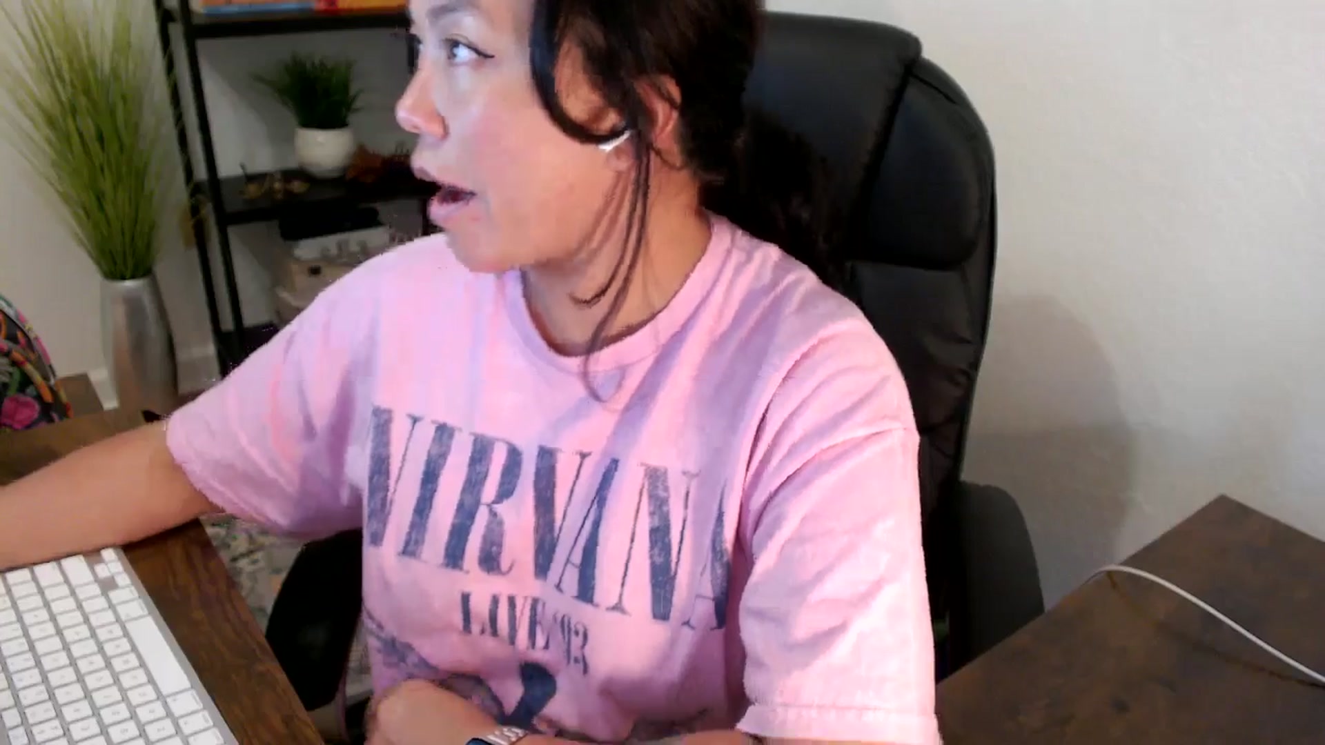 Gallery image thumbnail from MickaylaStar's myfreecams stream on, 03/24/2025, 17:43 image 13 of 20