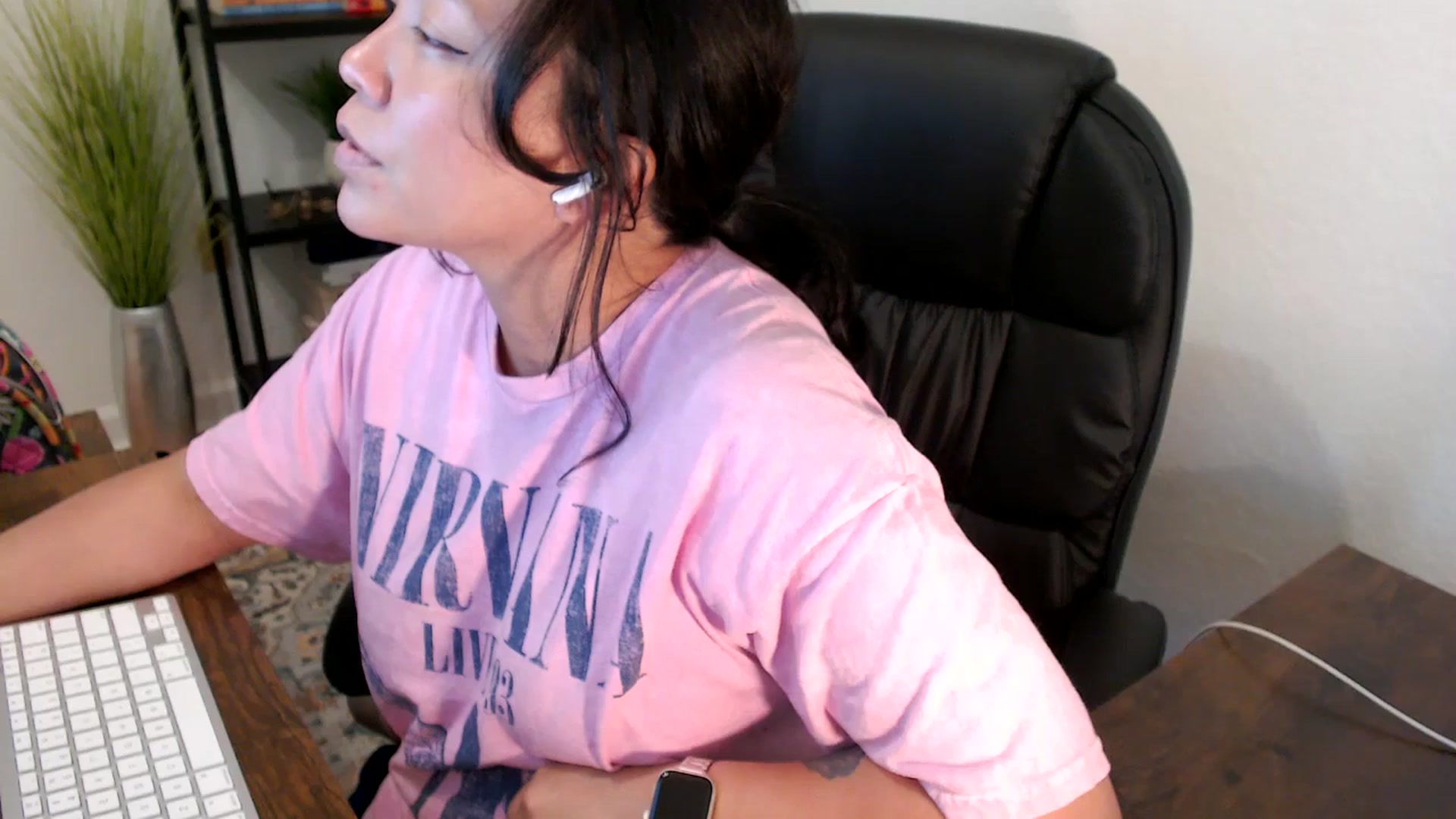 Gallery image thumbnail from MickaylaStar's myfreecams stream on, 03/24/2025, 17:43 image 20 of 20