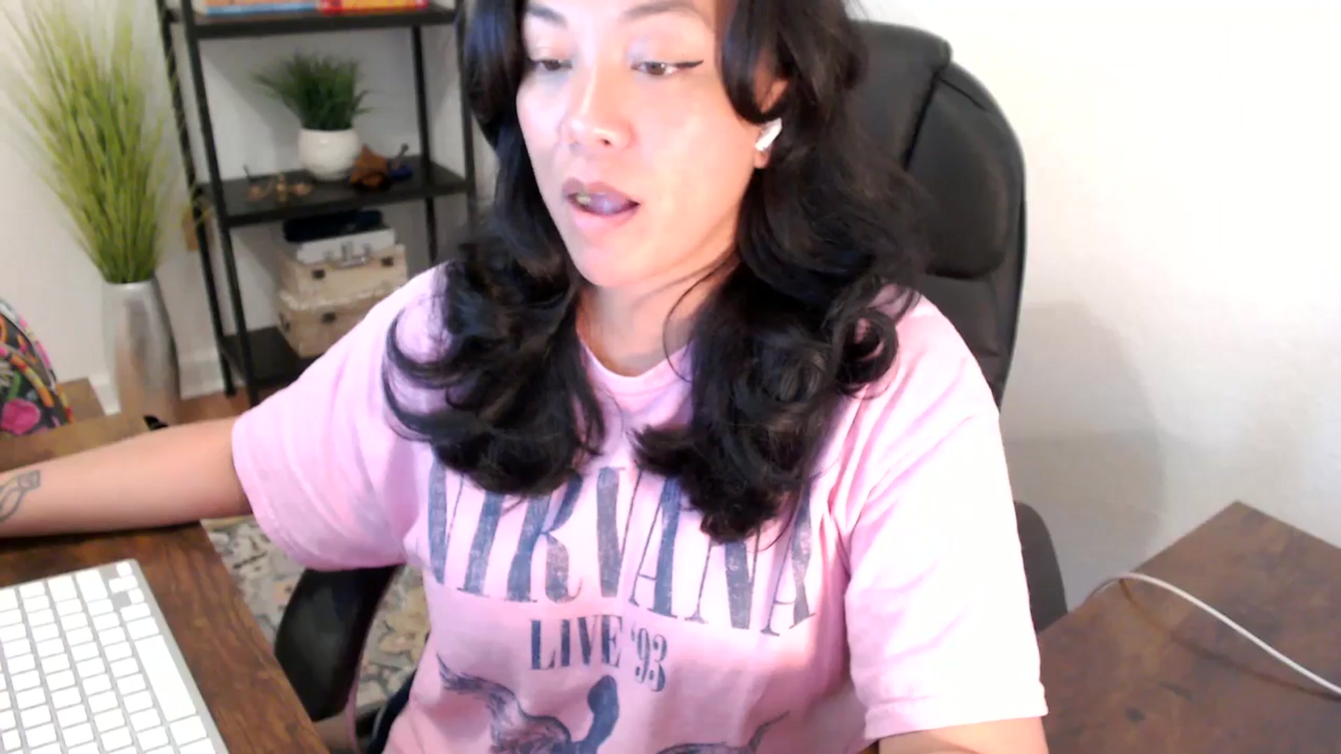 Gallery image thumbnail from MickaylaStar's myfreecams stream on, 03/24/2025, 17:43 image 4 of 20