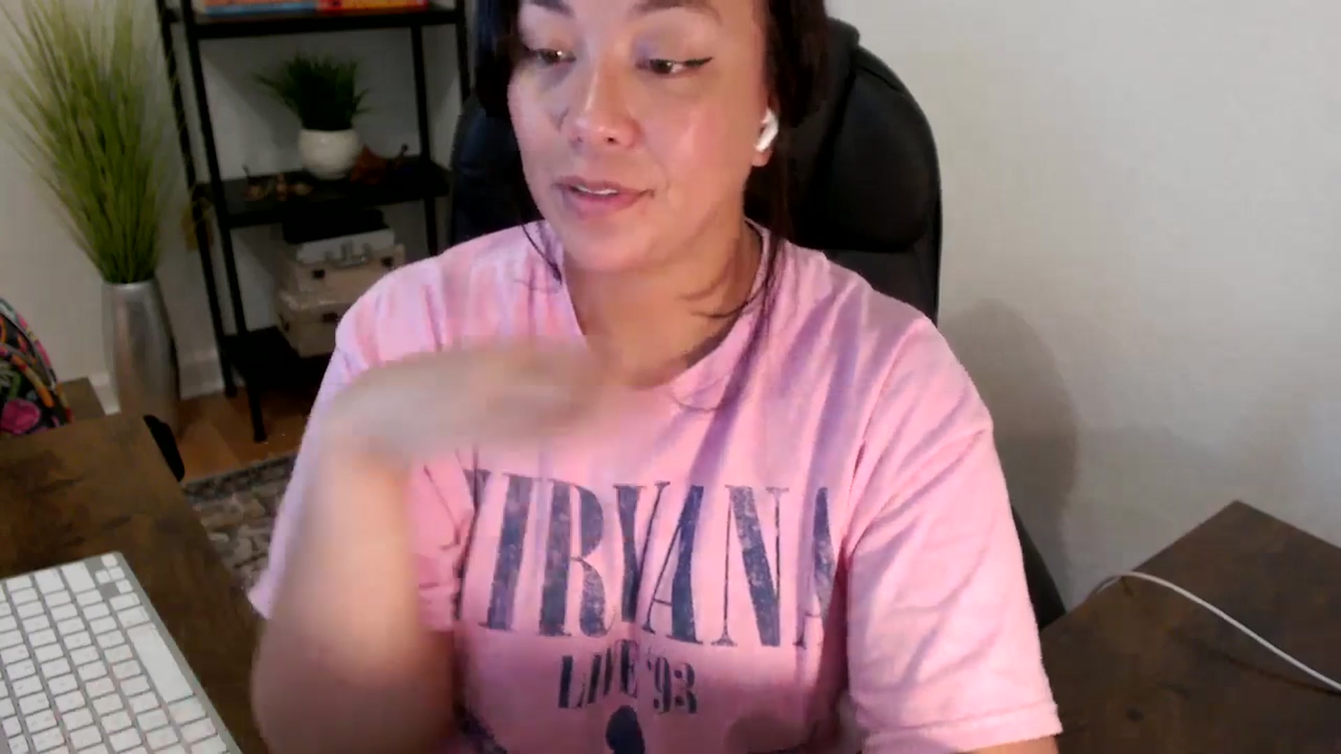 Gallery image thumbnail from MickaylaStar's myfreecams stream on, 03/24/2025, 17:43 image 14 of 20