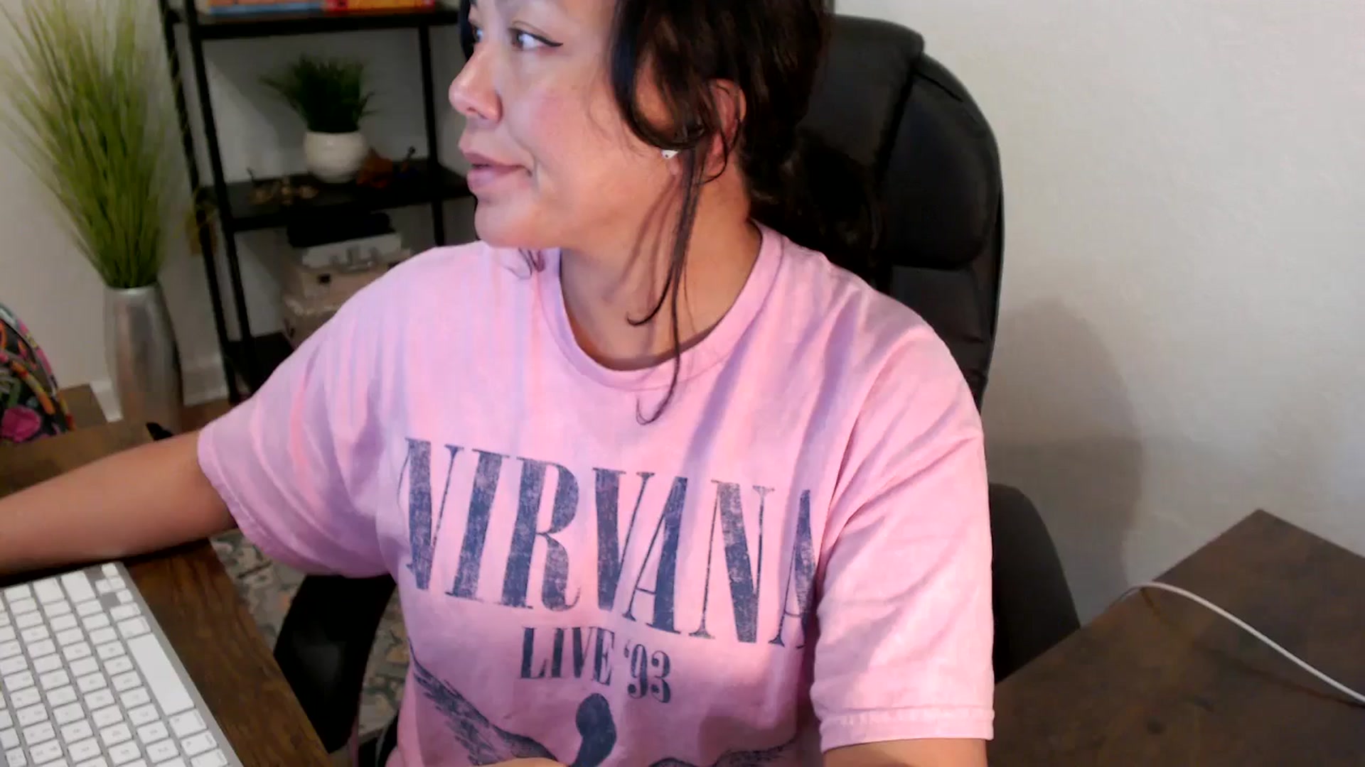 Gallery image thumbnail from MickaylaStar's myfreecams stream on, 03/24/2025, 17:43 image 16 of 20