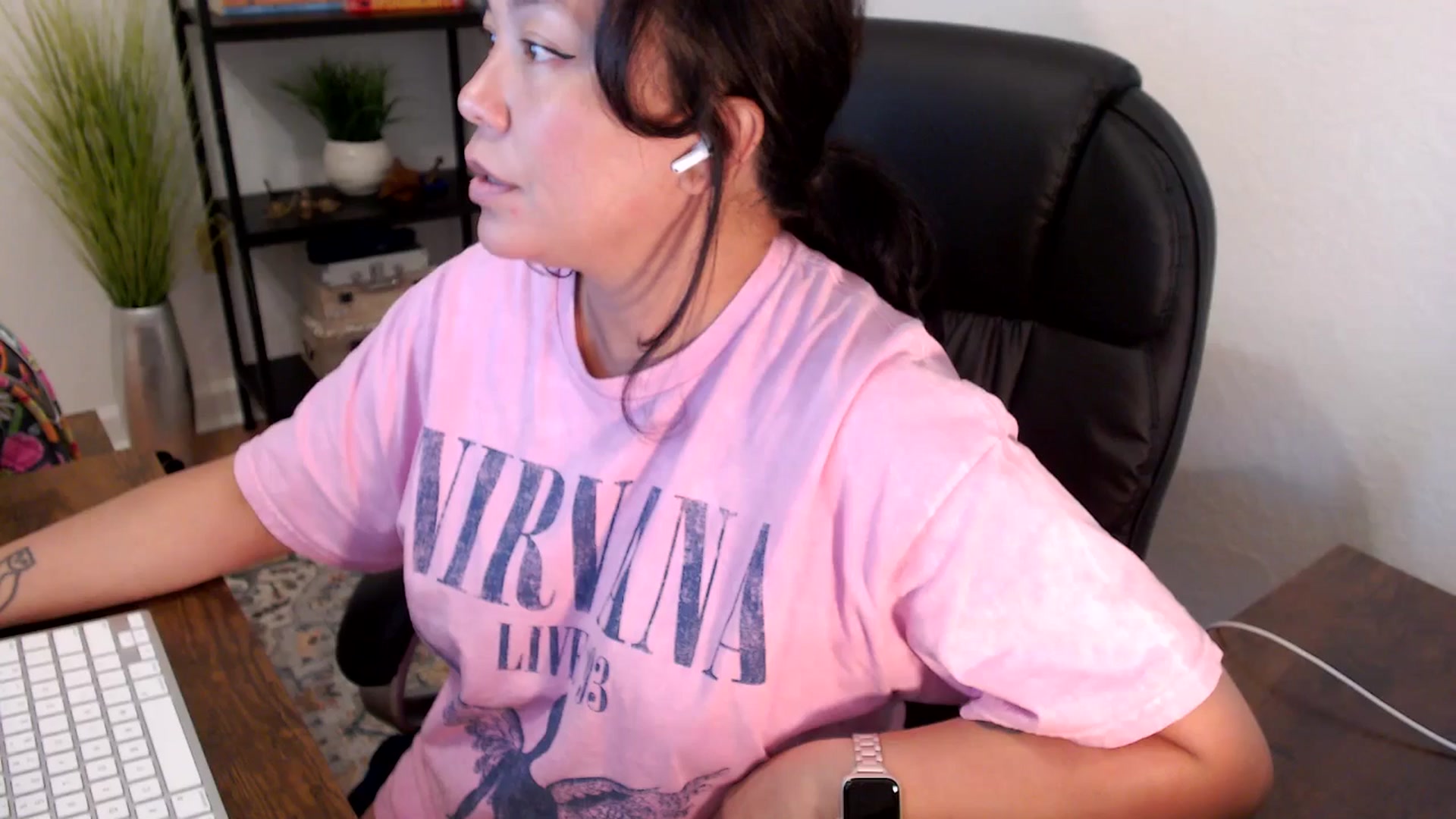 Gallery image thumbnail from MickaylaStar's myfreecams stream on, 03/24/2025, 17:43 image 7 of 20