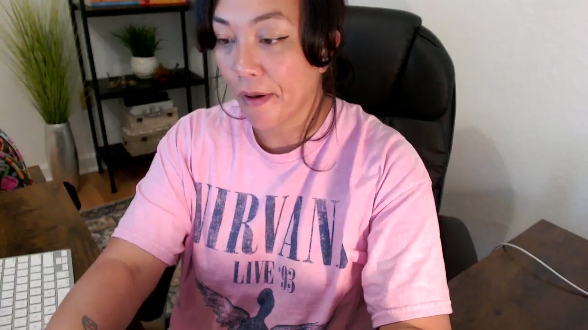 Gallery image thumbnail from MickaylaStar's myfreecams stream on, 03/24/2025, 18:19 image 16 of 20