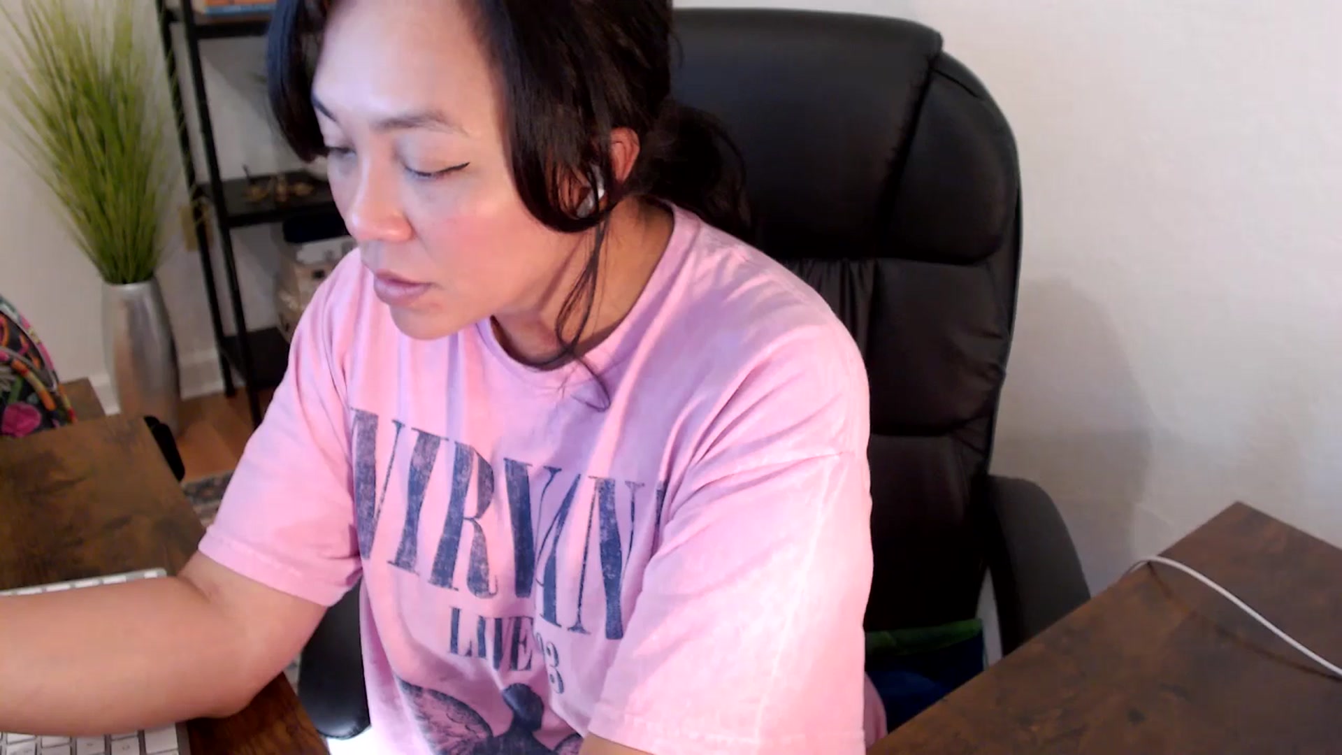 Gallery image thumbnail from MickaylaStar's myfreecams stream on, 03/24/2025, 18:19 image 10 of 20