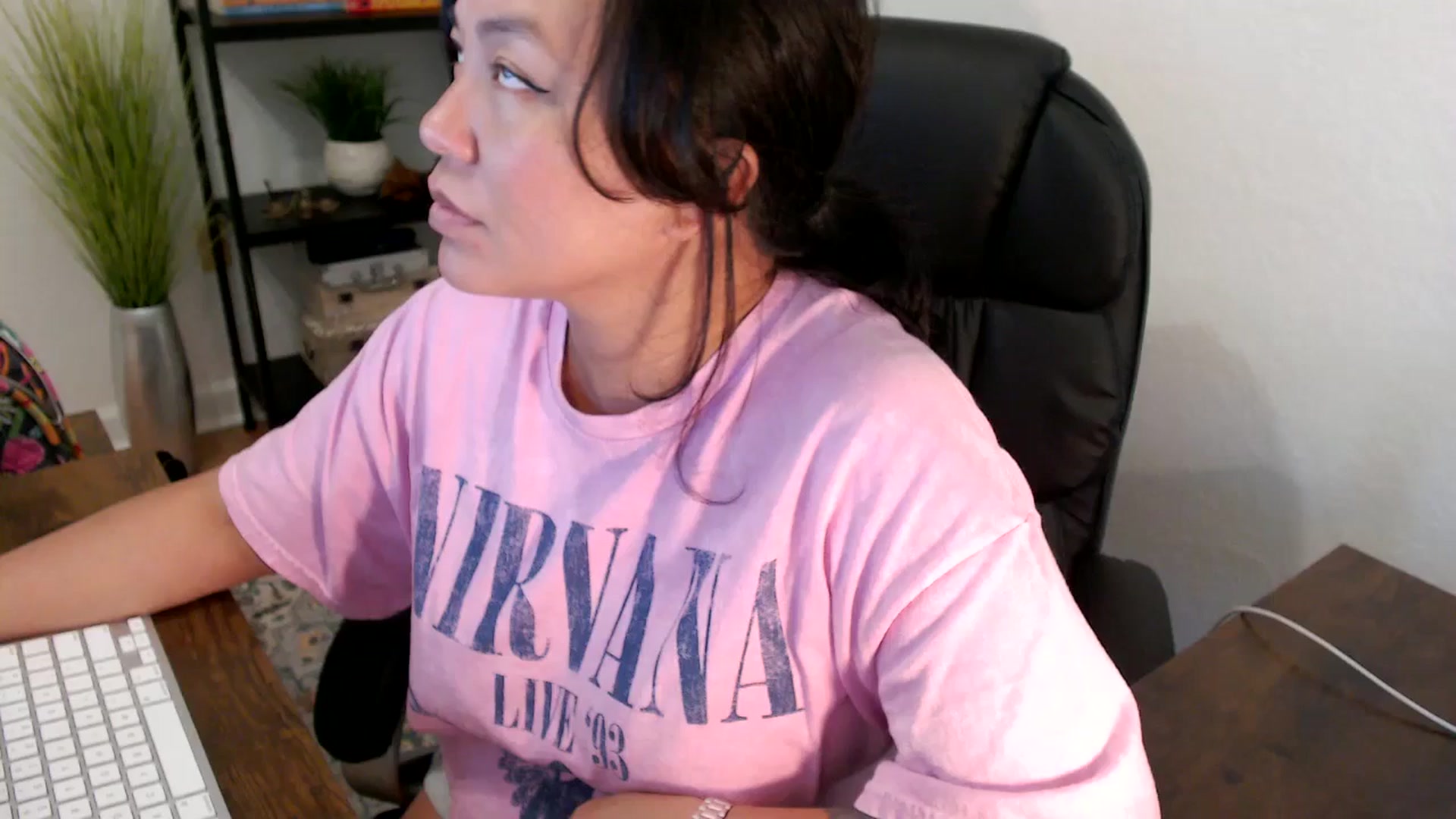 Gallery image thumbnail from MickaylaStar's myfreecams stream on, 03/24/2025, 18:59 image 14 of 20
