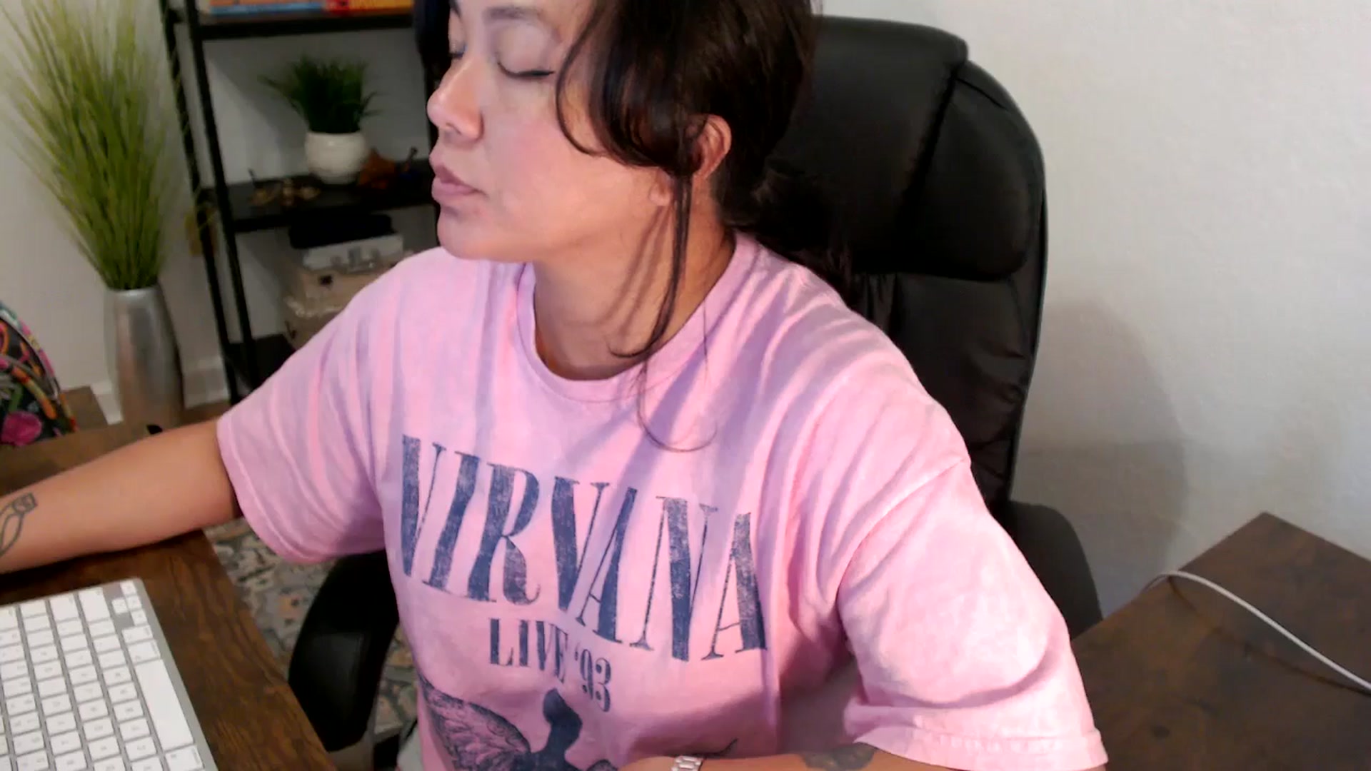 Gallery image thumbnail from MickaylaStar's myfreecams stream on, 03/24/2025, 18:59 image 9 of 20