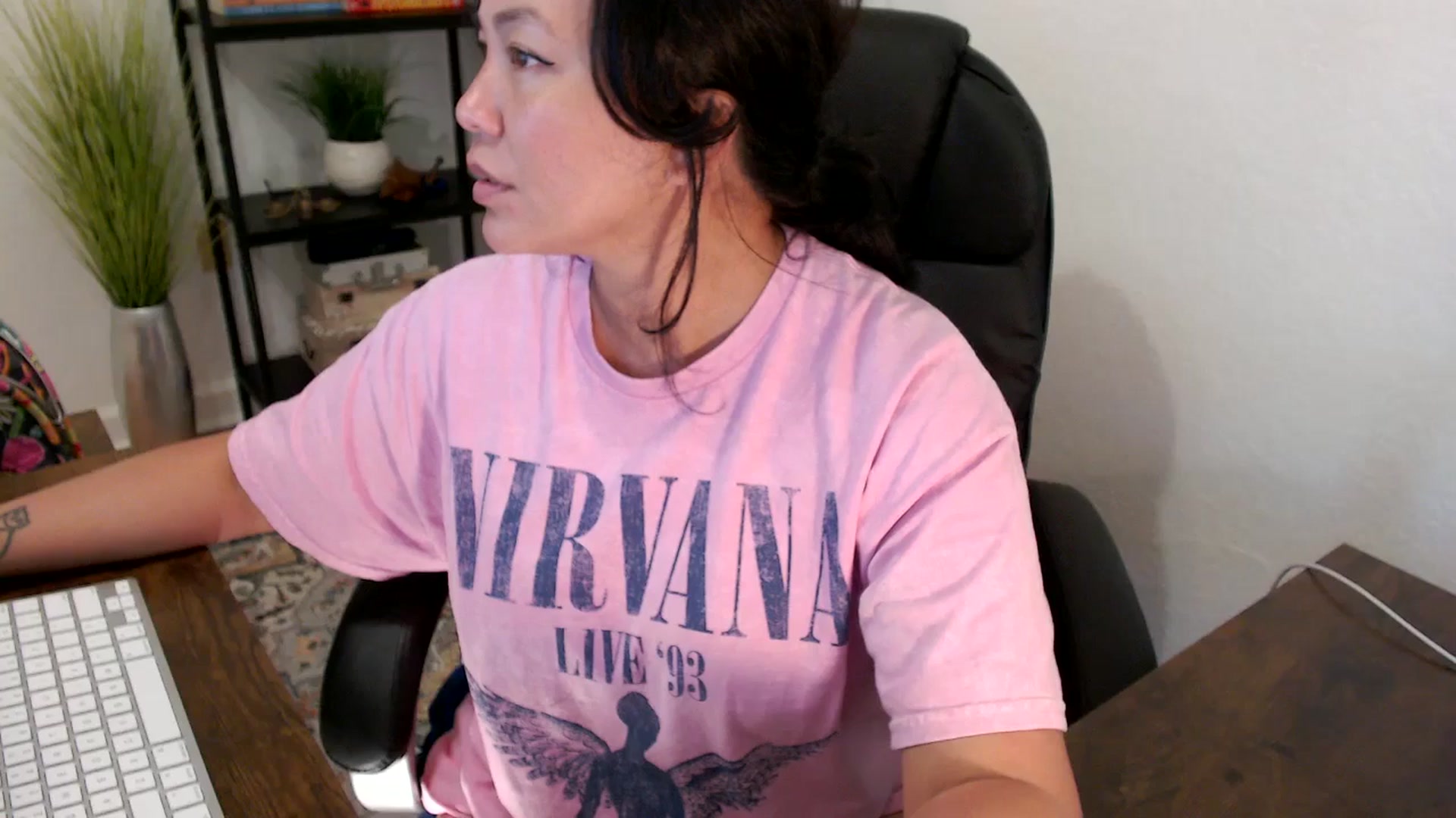 Gallery image thumbnail from MickaylaStar's myfreecams stream on, 03/24/2025, 19:40 image 10 of 20