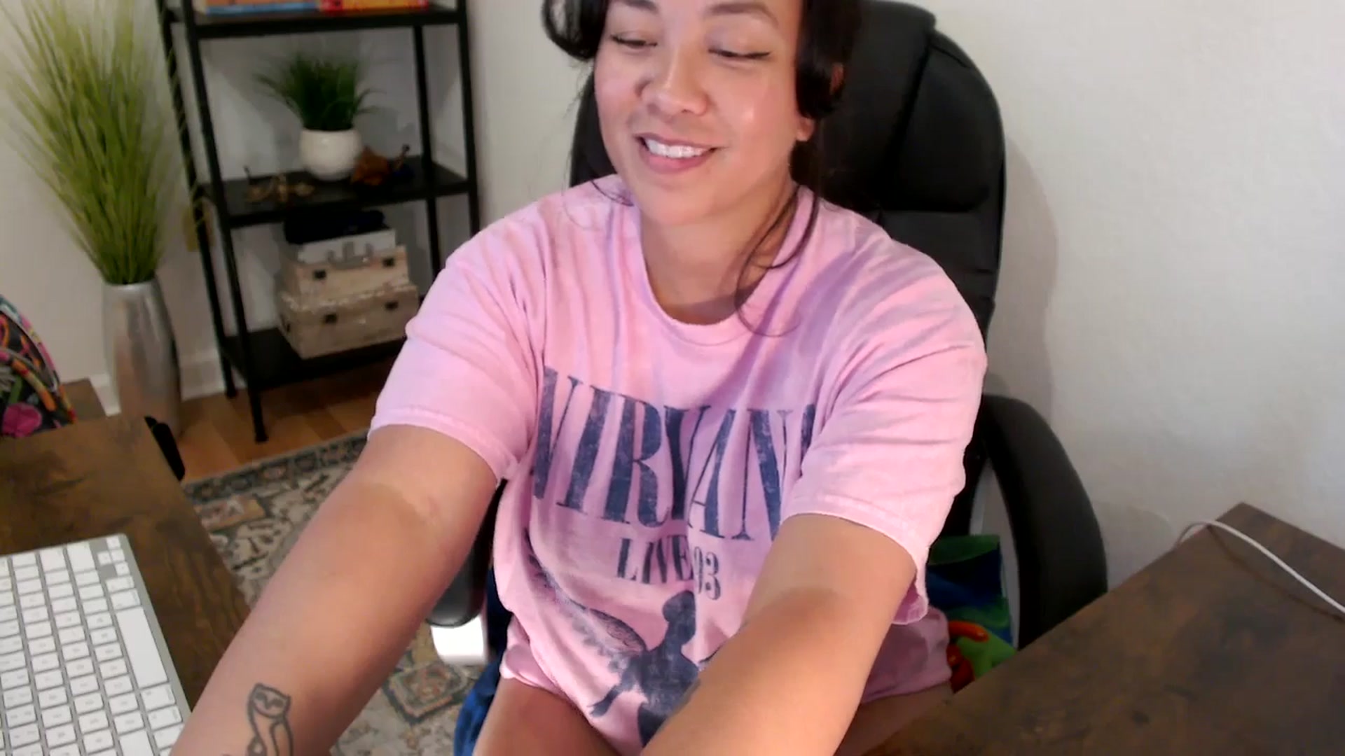 Gallery image thumbnail from MickaylaStar's myfreecams stream on, 03/24/2025, 19:40 image 5 of 20