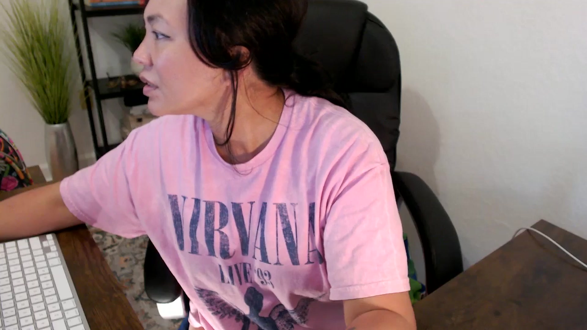 Gallery image thumbnail from MickaylaStar's myfreecams stream on, 03/24/2025, 19:40 image 13 of 20