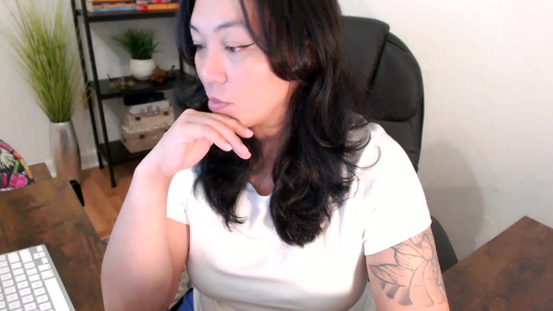 Gallery image thumbnail from MickaylaStar's myfreecams stream on, 03/25/2025, 16:13 image 3 of 20