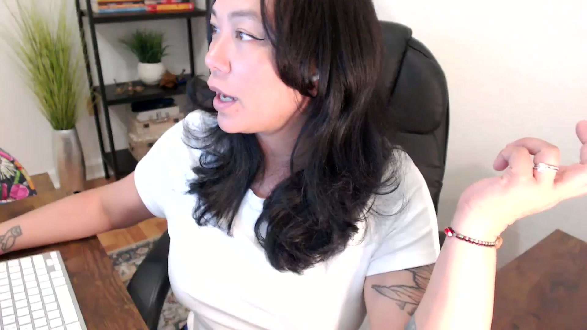 Gallery image thumbnail from MickaylaStar's myfreecams stream on, 03/25/2025, 16:13 image 15 of 20