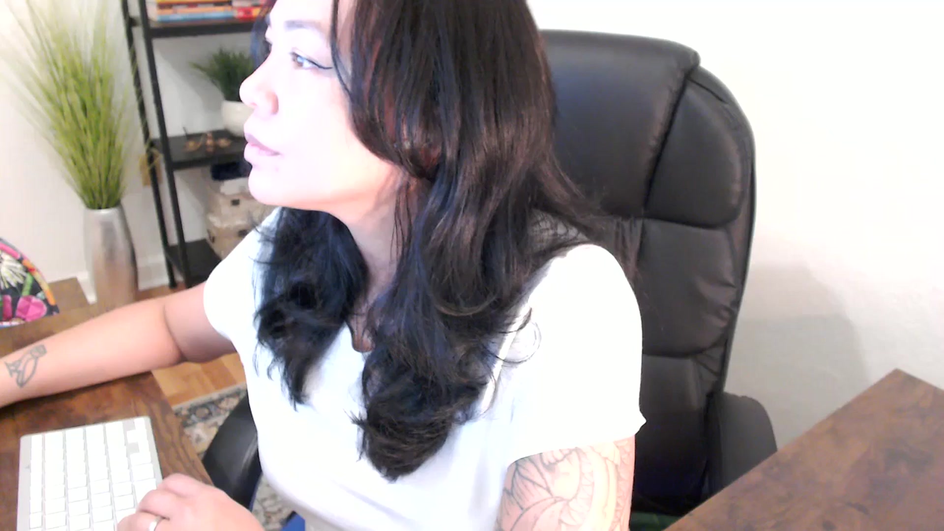 Gallery image thumbnail from MickaylaStar's myfreecams stream on, 03/25/2025, 16:13 image 5 of 20