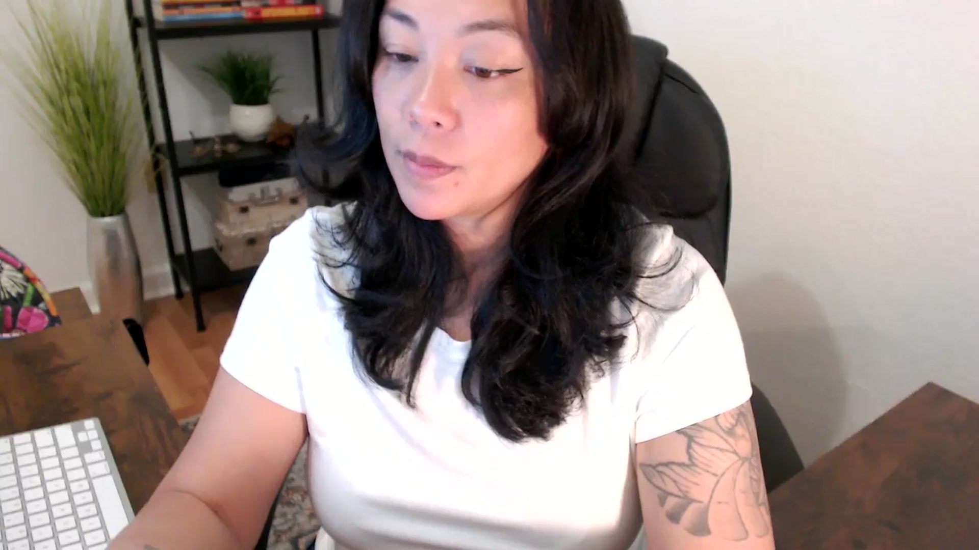 Gallery image thumbnail from MickaylaStar's myfreecams stream on, 03/25/2025, 16:13 image 13 of 20