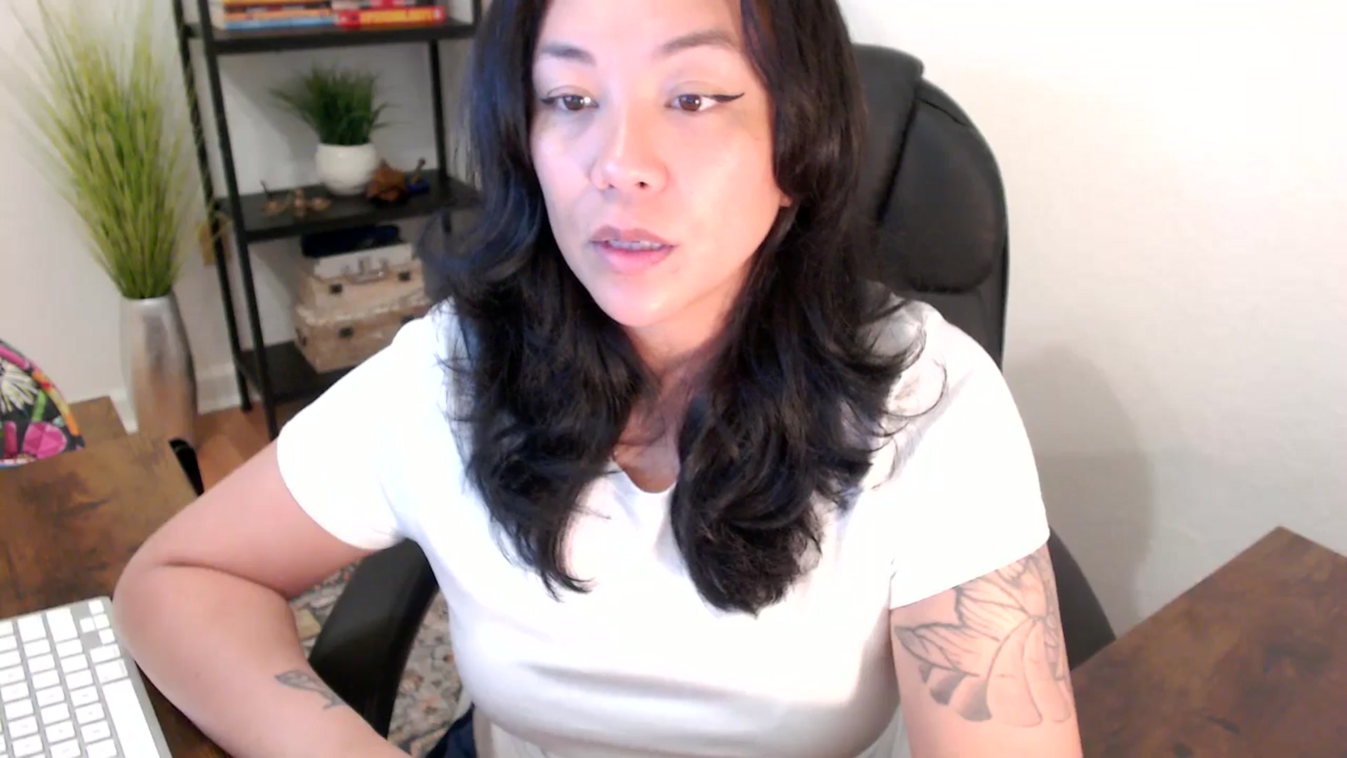 Gallery image thumbnail from MickaylaStar's myfreecams stream on, 03/25/2025, 16:13 image 4 of 20
