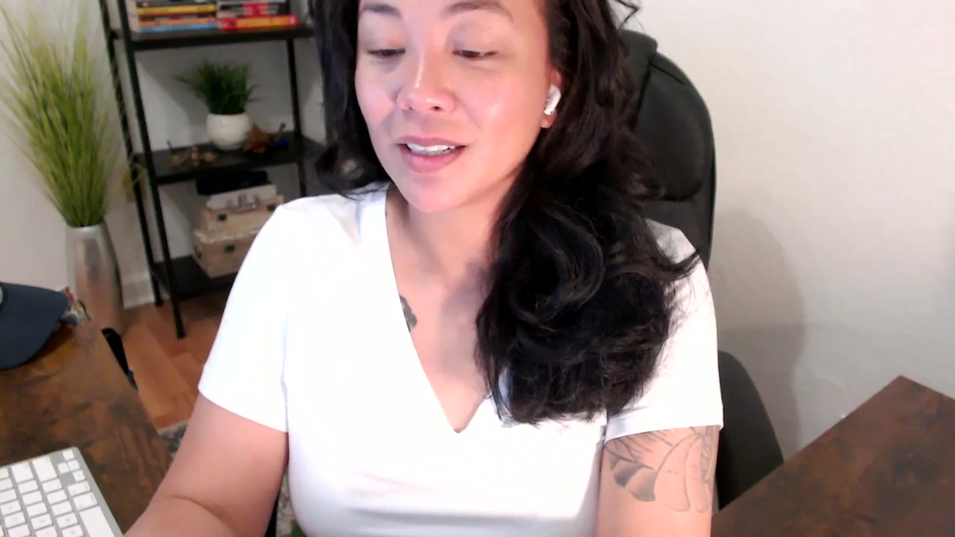 Gallery image thumbnail from MickaylaStar's myfreecams stream on, 03/26/2025, 17:38 image 16 of 20