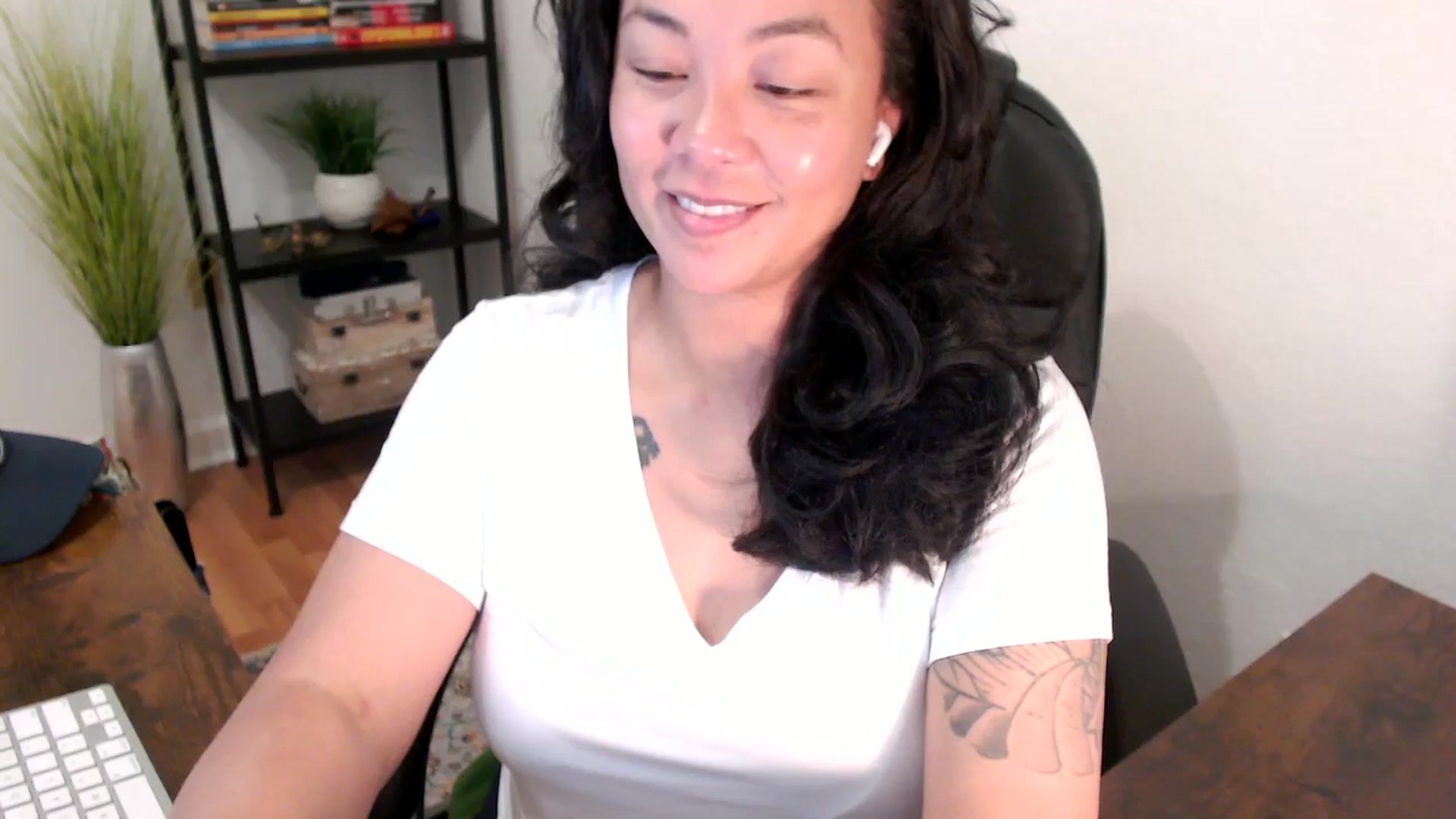 Gallery image thumbnail from MickaylaStar's myfreecams stream on, 03/26/2025, 17:38 image 19 of 20