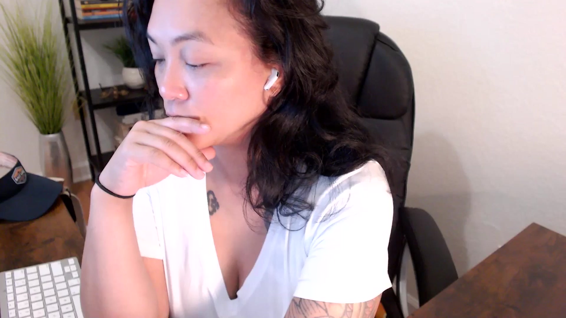 Gallery image thumbnail from MickaylaStar's myfreecams stream on, 03/26/2025, 17:38 image 4 of 20