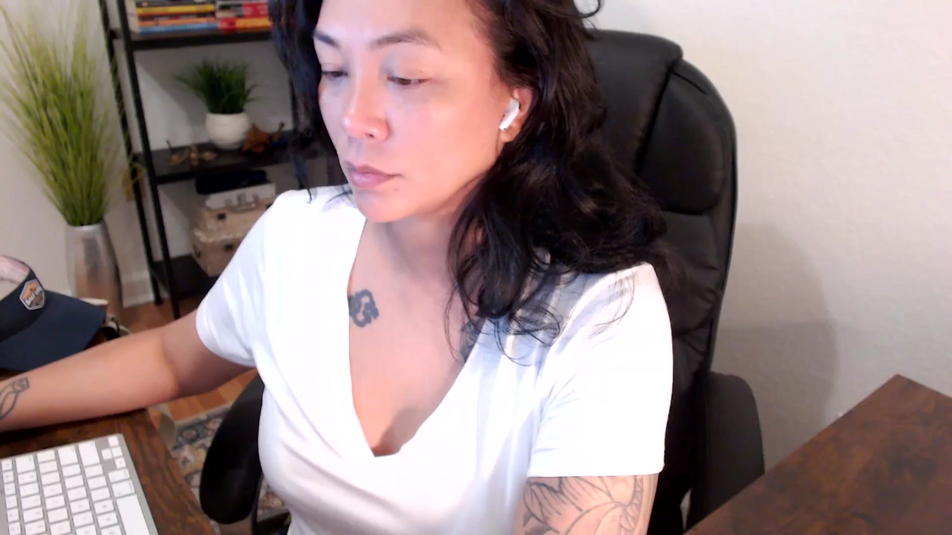 Gallery image thumbnail from MickaylaStar's myfreecams stream on, 03/26/2025, 17:38 image 8 of 20