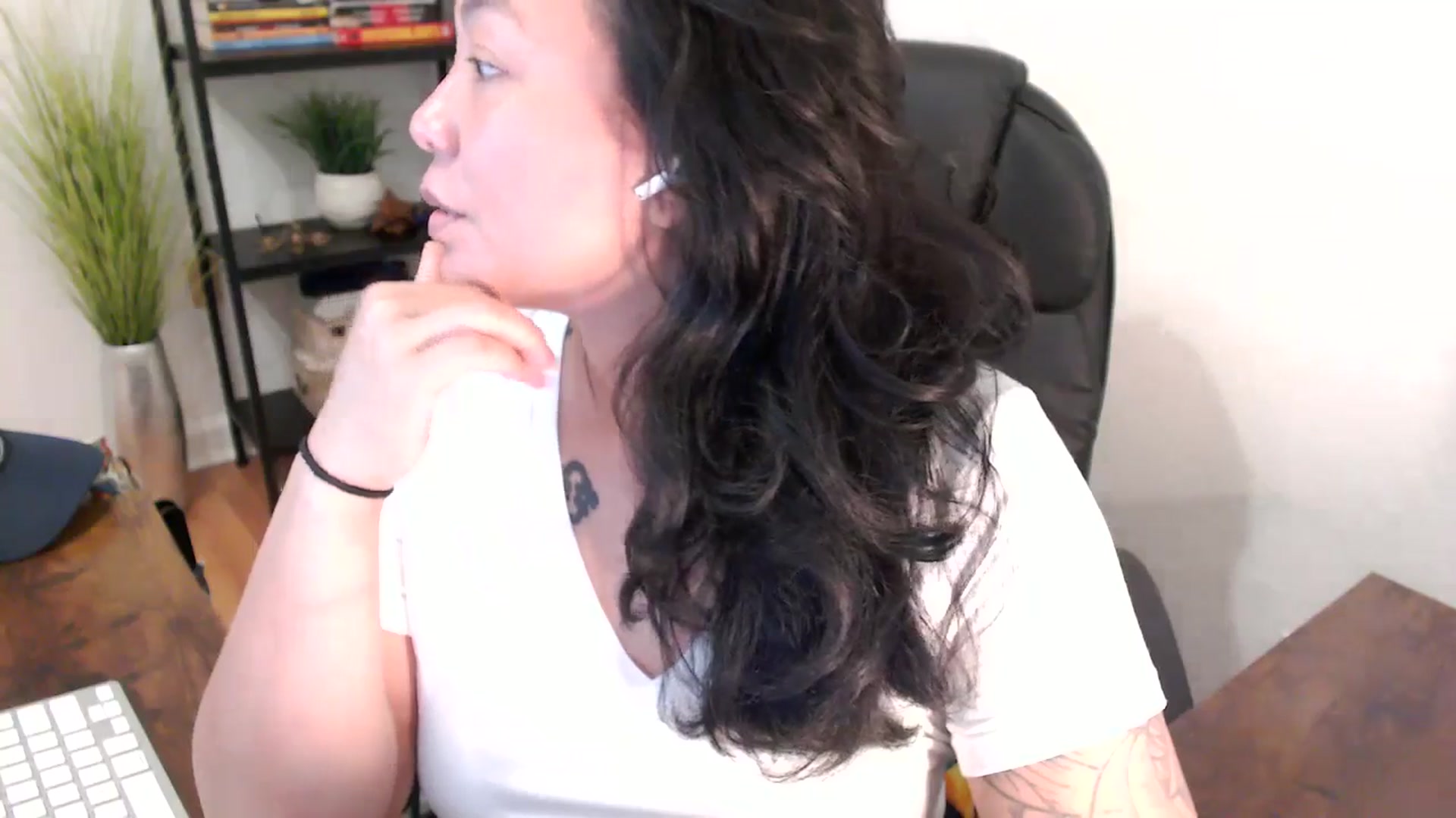 Gallery image thumbnail from MickaylaStar's myfreecams stream on, 03/26/2025, 17:38 image 15 of 20