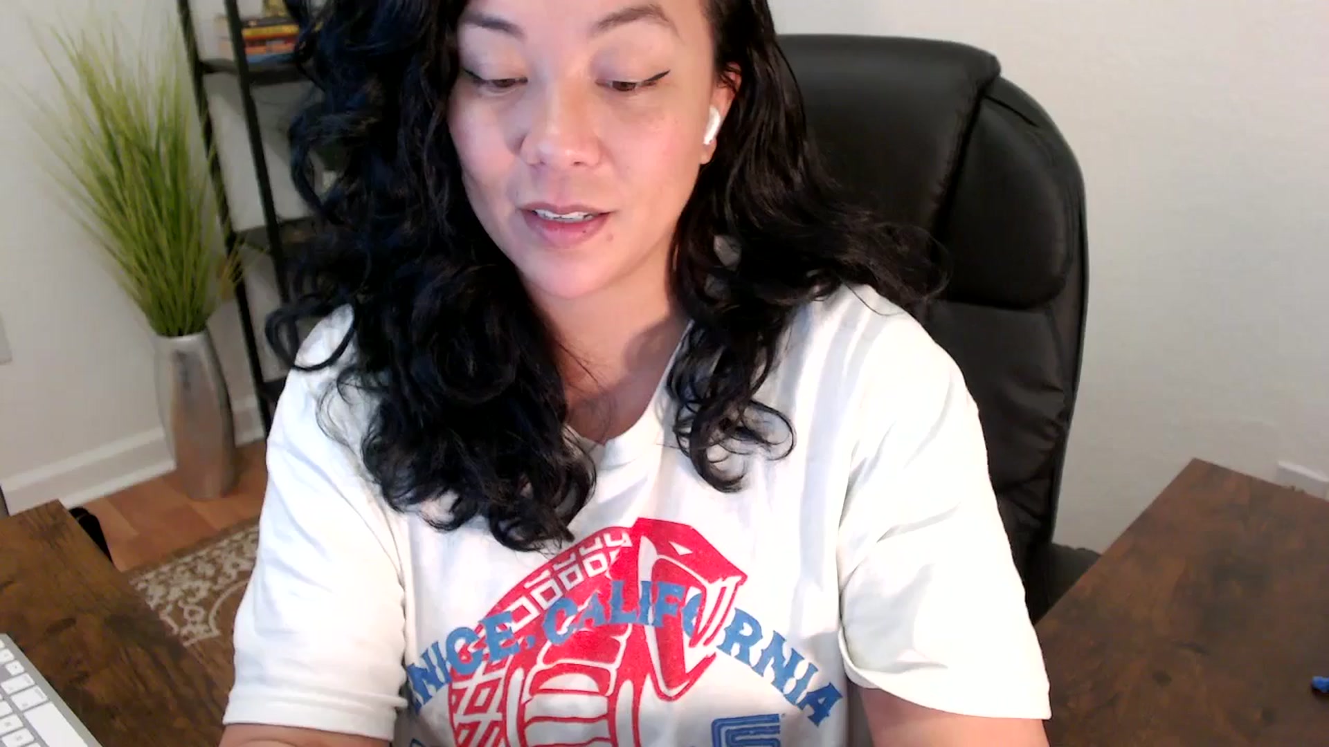 Gallery image thumbnail from MickaylaStar's myfreecams stream on, 03/28/2025, 19:01 image 1 of 20