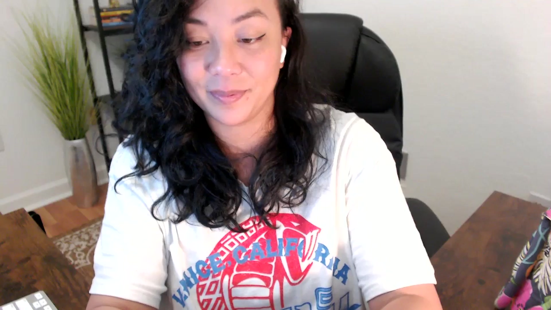 Gallery image thumbnail from MickaylaStar's myfreecams stream on, 03/28/2025, 20:11 image 19 of 20