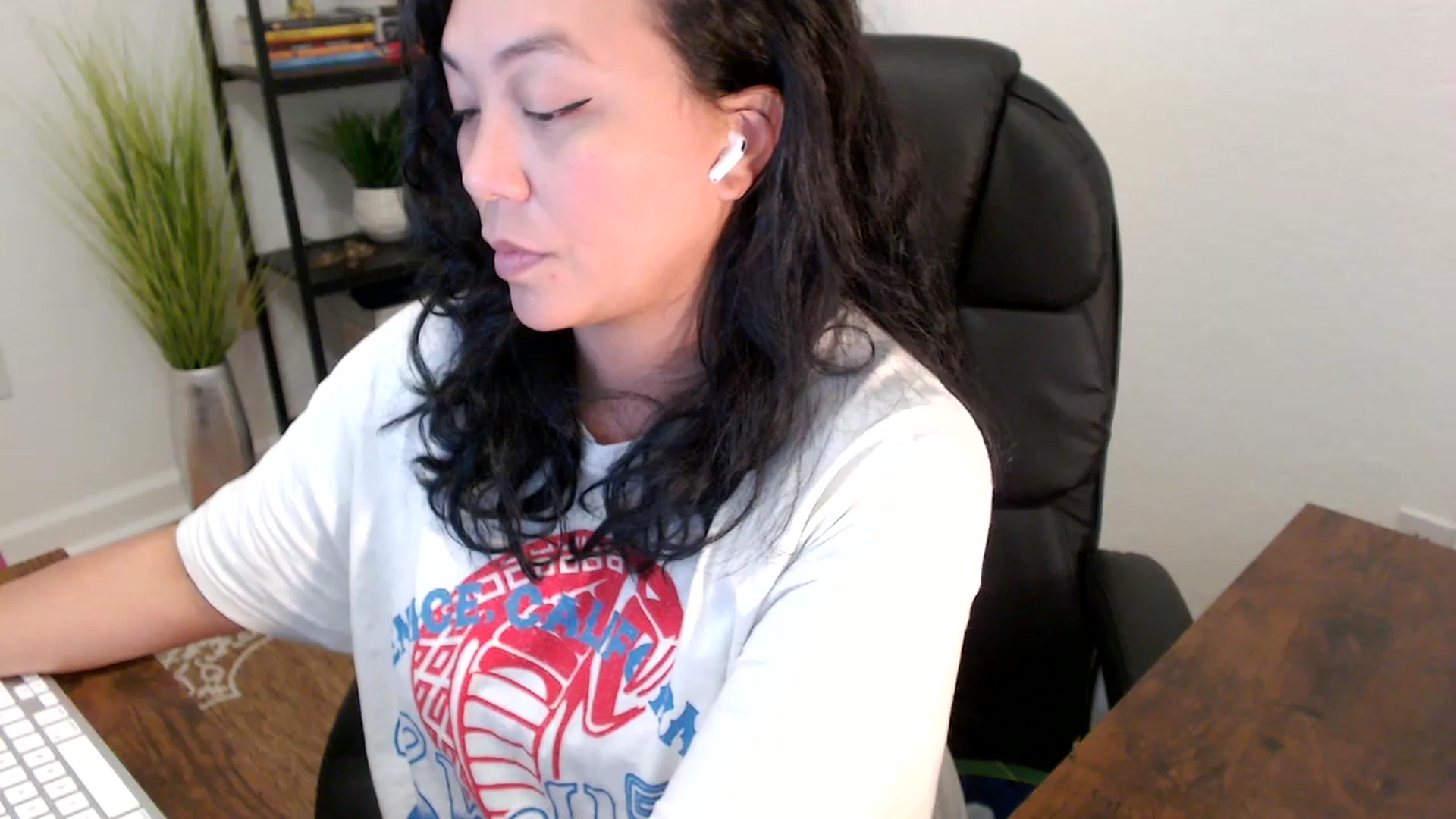 Gallery image thumbnail from MickaylaStar's myfreecams stream on, 03/28/2025, 20:11 image 10 of 20