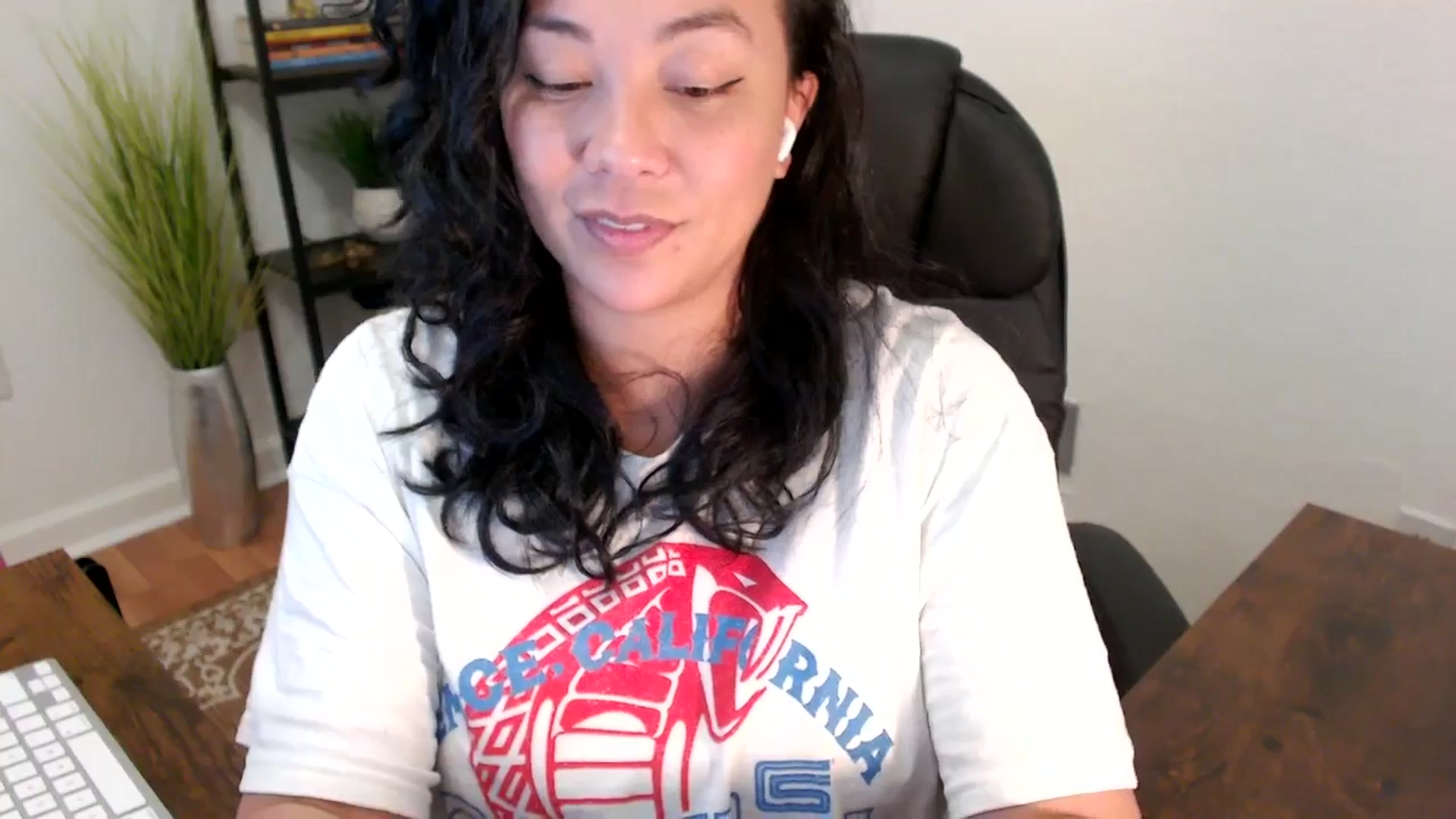 Gallery image thumbnail from MickaylaStar's myfreecams stream on, 03/28/2025, 20:11 image 8 of 20