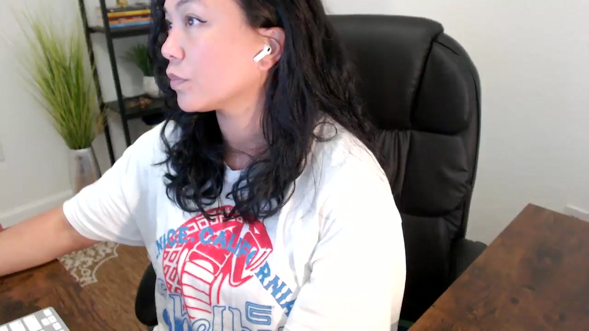 Gallery image thumbnail from MickaylaStar's myfreecams stream on, 03/28/2025, 20:11 image 11 of 20
