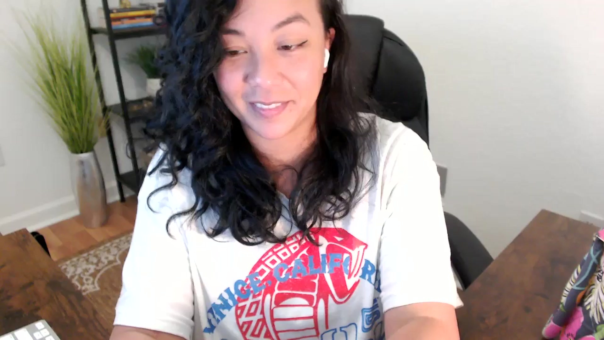 Gallery image thumbnail from MickaylaStar's myfreecams stream on, 03/28/2025, 20:11 image 20 of 20