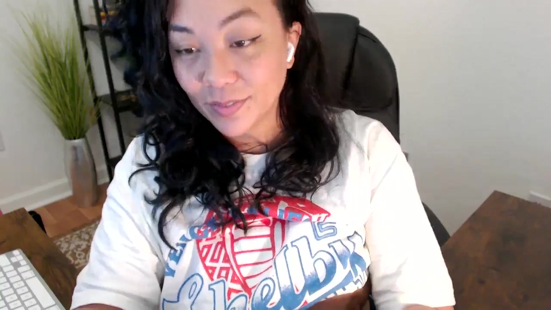 Gallery image thumbnail from MickaylaStar's myfreecams stream on, 03/28/2025, 20:11 image 5 of 20