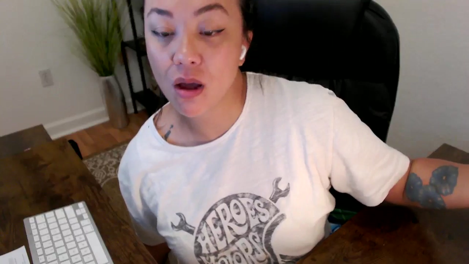 Gallery image thumbnail from MickaylaStar's myfreecams stream on, 03/31/2025, 16:35 image 8 of 20