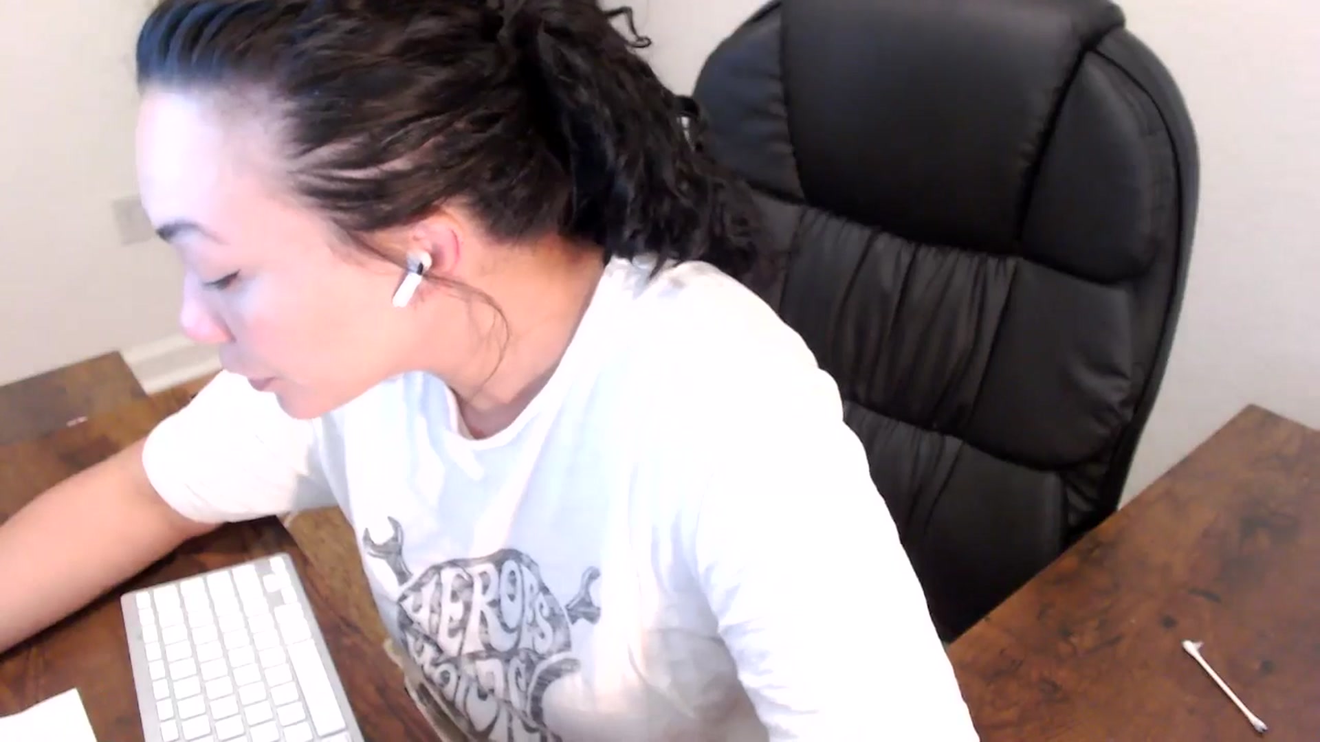 Gallery image thumbnail from MickaylaStar's myfreecams stream on, 03/31/2025, 16:35 image 4 of 20