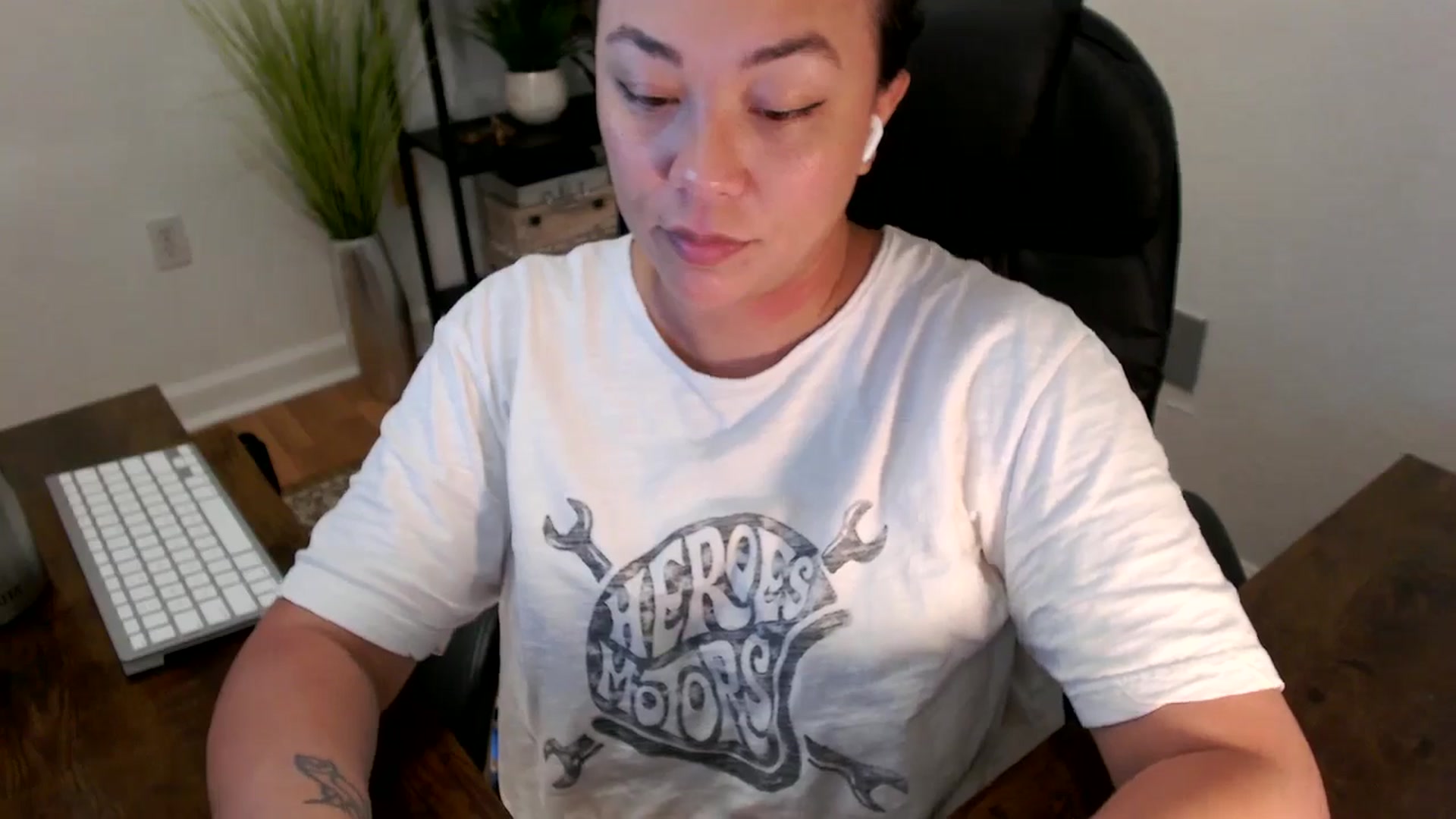 Gallery image thumbnail from MickaylaStar's myfreecams stream on, 03/31/2025, 18:11 image 8 of 20