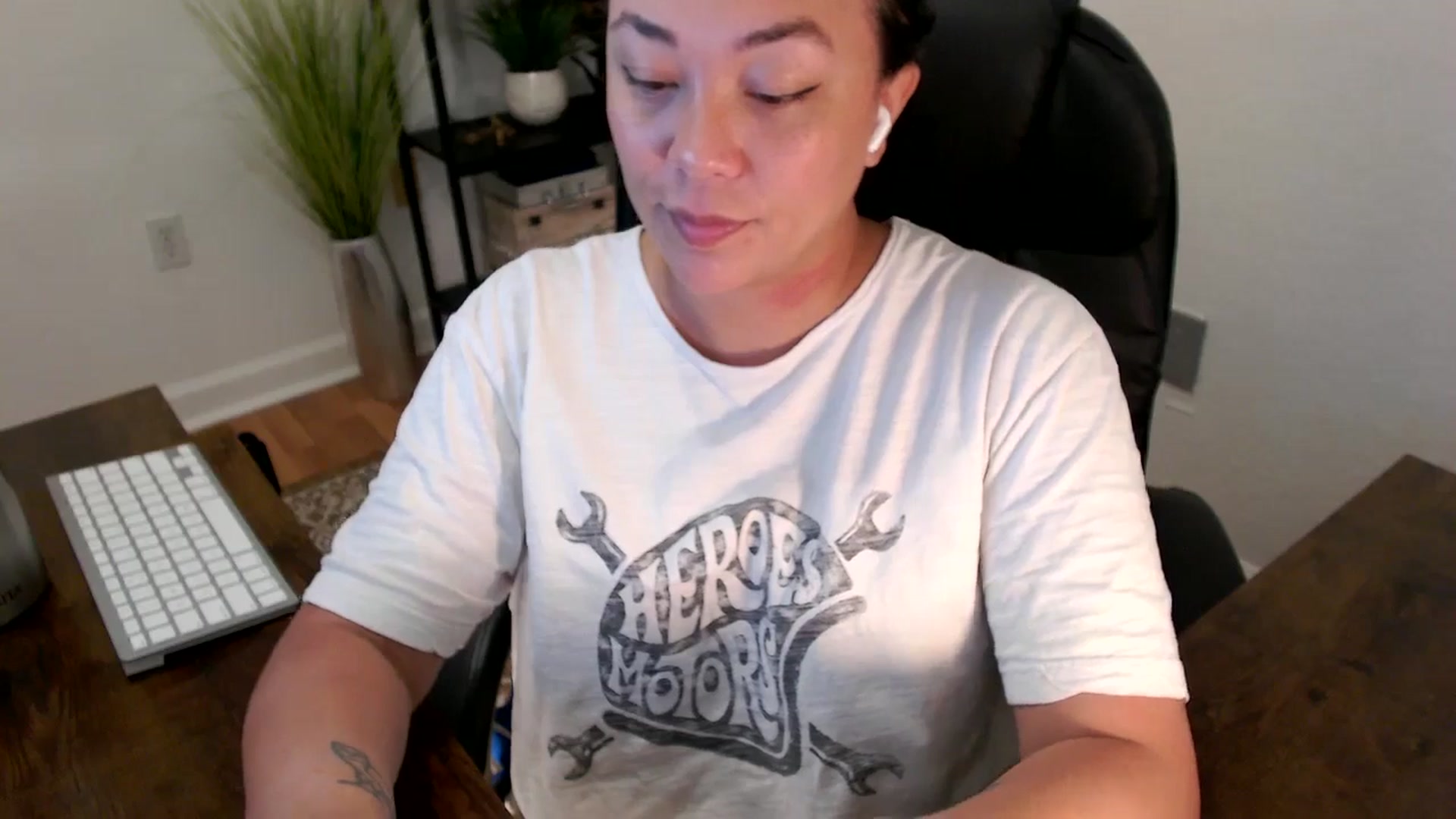 Gallery image thumbnail from MickaylaStar's myfreecams stream on, 03/31/2025, 18:11 image 9 of 20