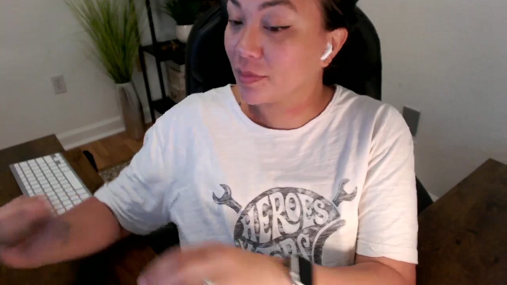 Gallery image thumbnail from MickaylaStar's myfreecams stream on, 03/31/2025, 18:11 image 15 of 20