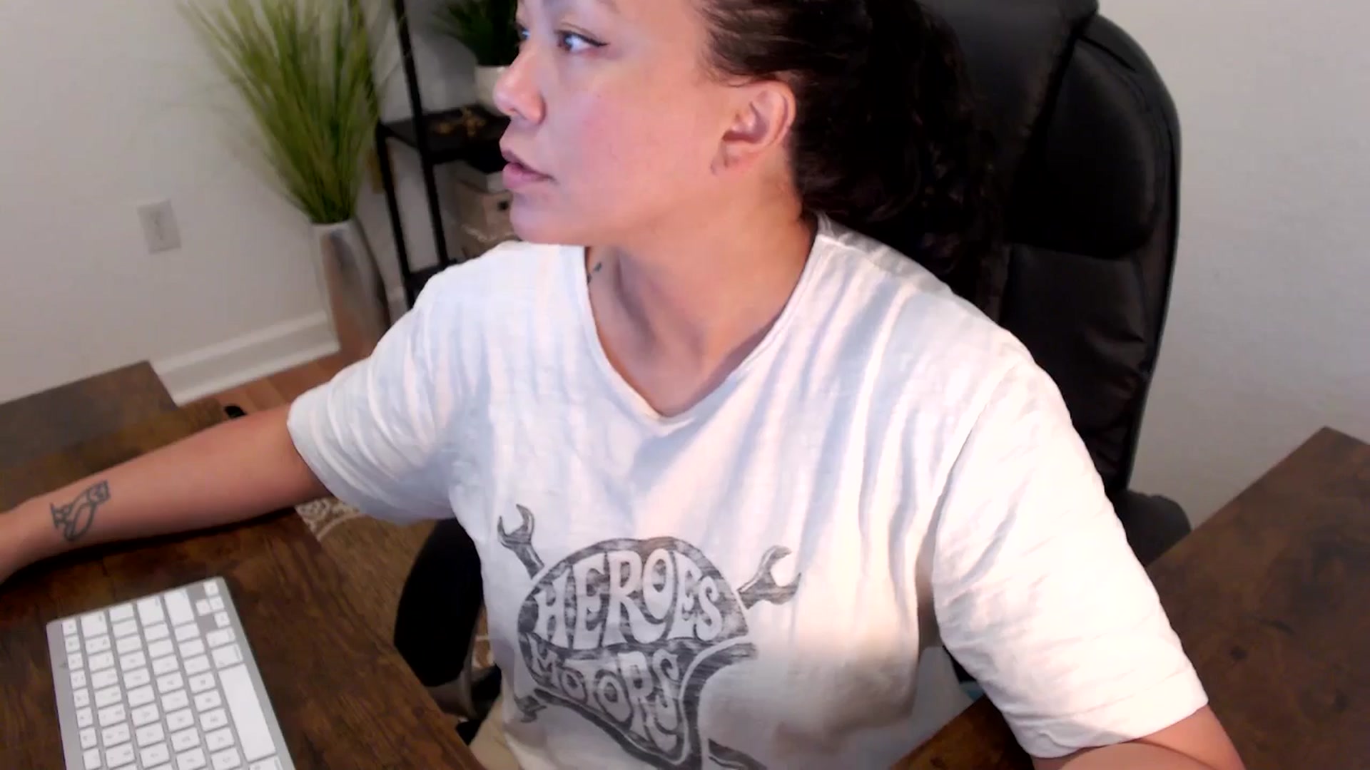 Gallery image thumbnail from MickaylaStar's myfreecams stream on, 03/31/2025, 20:09 image 3 of 20