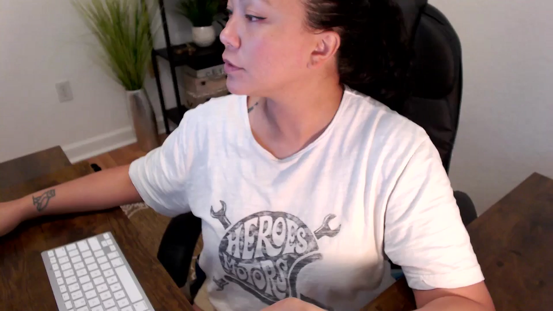 Gallery image thumbnail from MickaylaStar's myfreecams stream on, 03/31/2025, 20:09 image 8 of 20