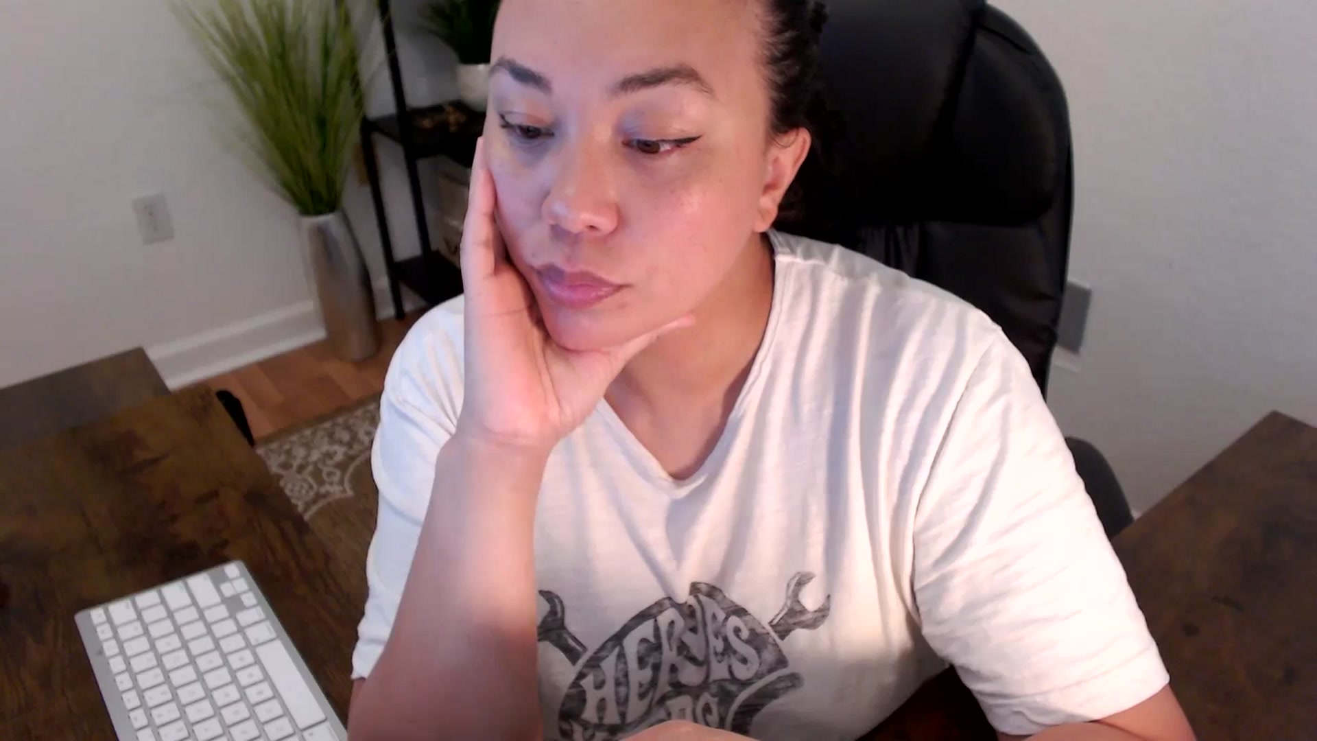Gallery image thumbnail from MickaylaStar's myfreecams stream on, 03/31/2025, 20:09 image 14 of 20