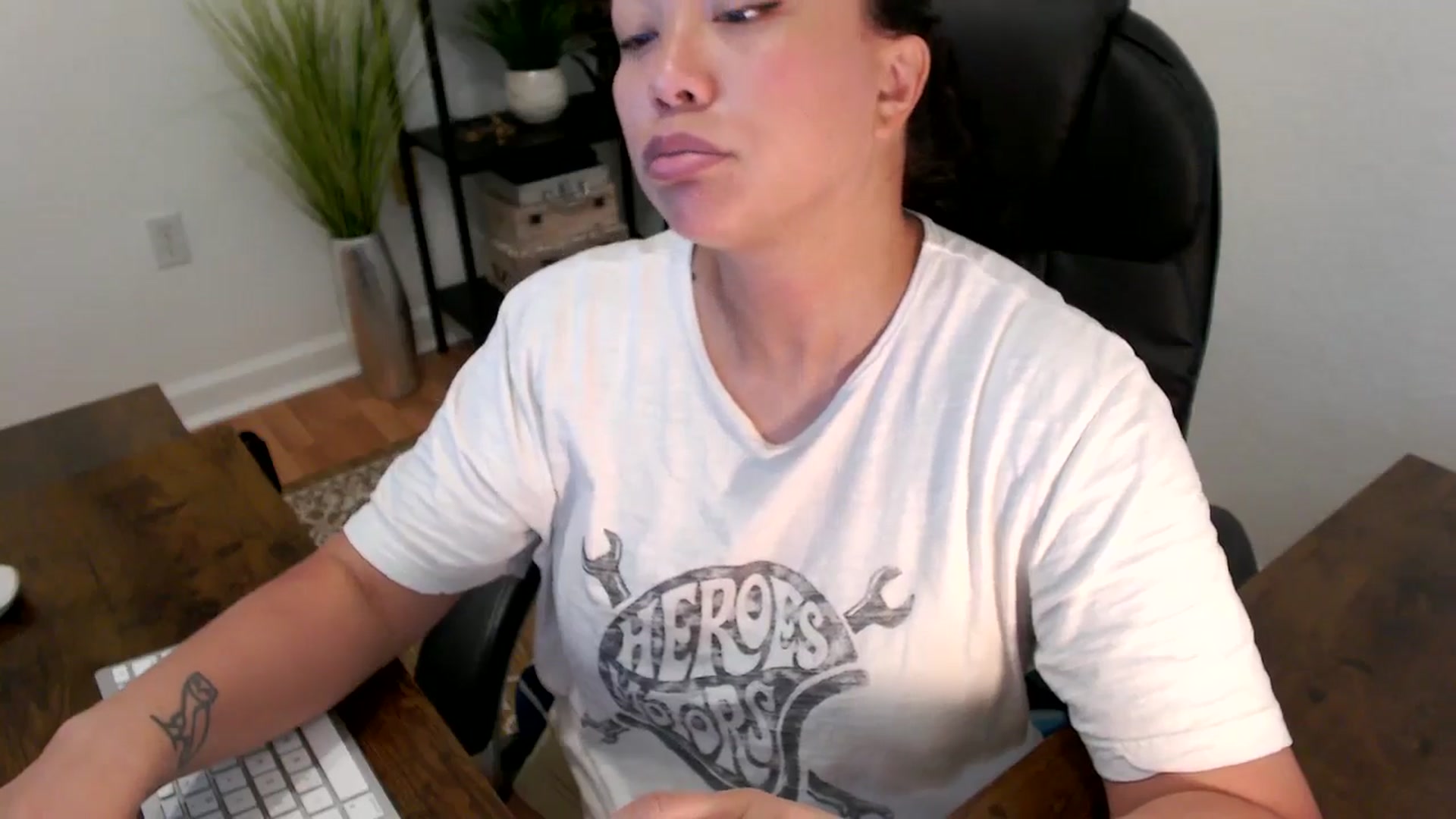 Gallery image thumbnail from MickaylaStar's myfreecams stream on, 03/31/2025, 20:09 image 11 of 20