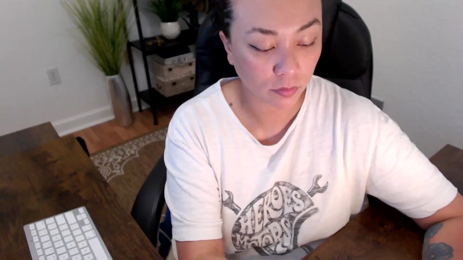 Gallery image thumbnail from MickaylaStar's myfreecams stream on, 03/31/2025, 20:22 image 1 of 20