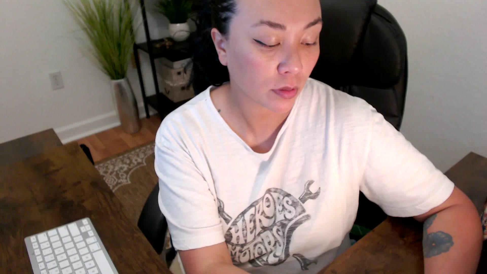 Gallery image thumbnail from MickaylaStar's myfreecams stream on, 03/31/2025, 20:22 image 6 of 20