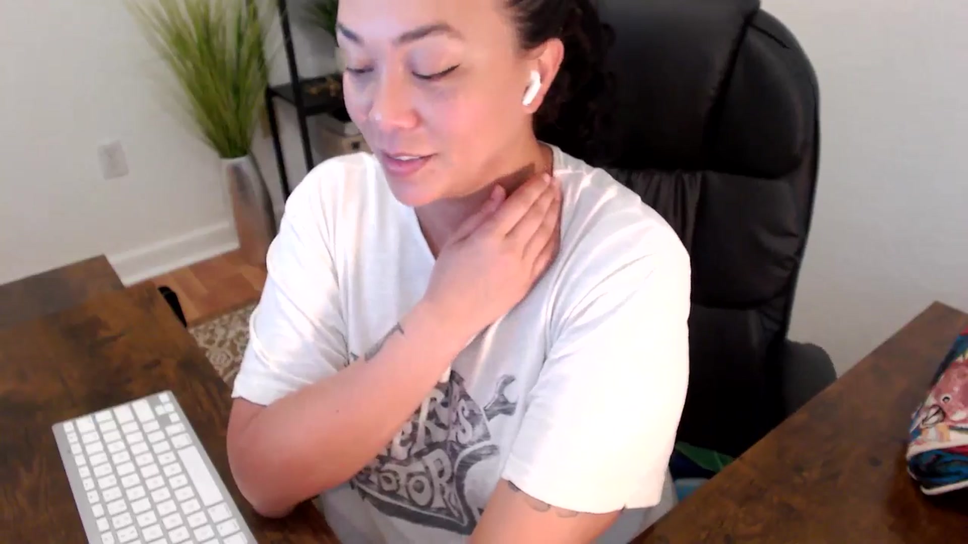 Gallery image thumbnail from MickaylaStar's myfreecams stream on, 03/31/2025, 20:22 image 15 of 20