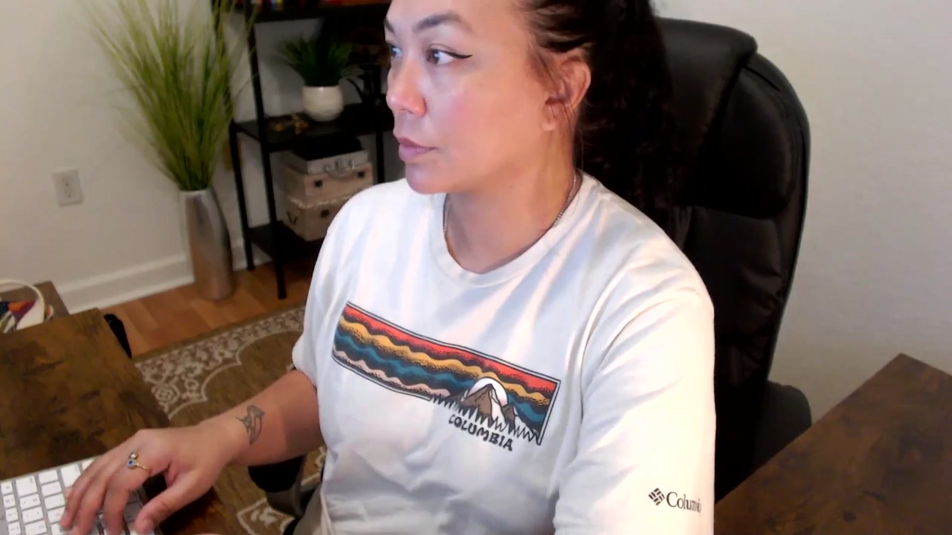 Gallery image thumbnail from MickaylaStar's myfreecams stream on, 04/01/2025, 14:17 image 18 of 20