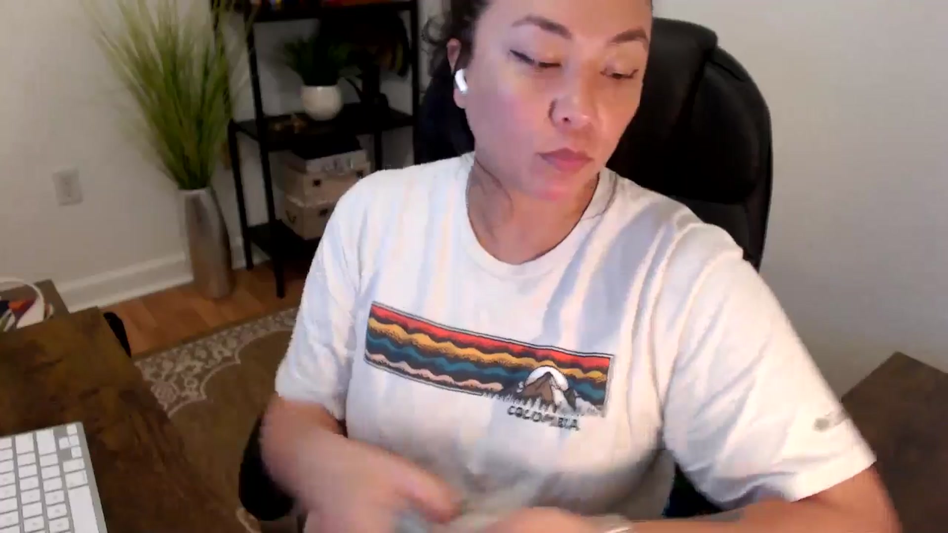Gallery image thumbnail from MickaylaStar's myfreecams stream on, 04/01/2025, 14:17 image 9 of 20