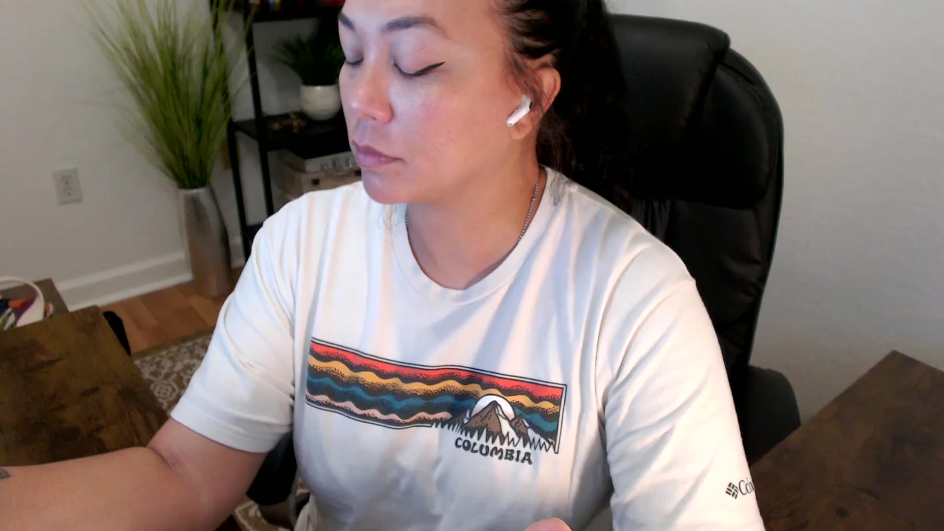Gallery image thumbnail from MickaylaStar's myfreecams stream on, 04/01/2025, 14:17 image 1 of 20
