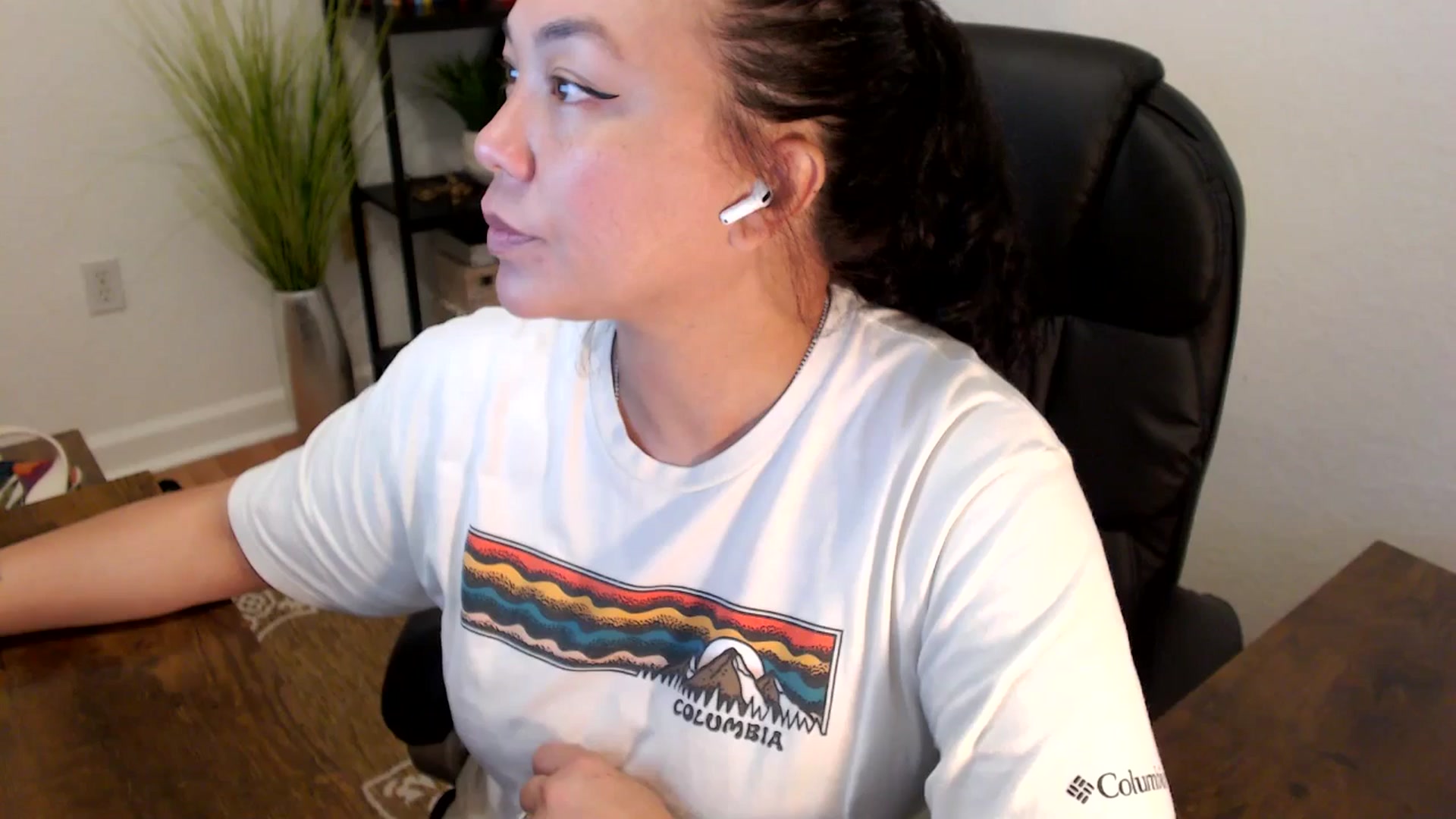 Gallery image thumbnail from MickaylaStar's myfreecams stream on, 04/01/2025, 14:17 image 2 of 20