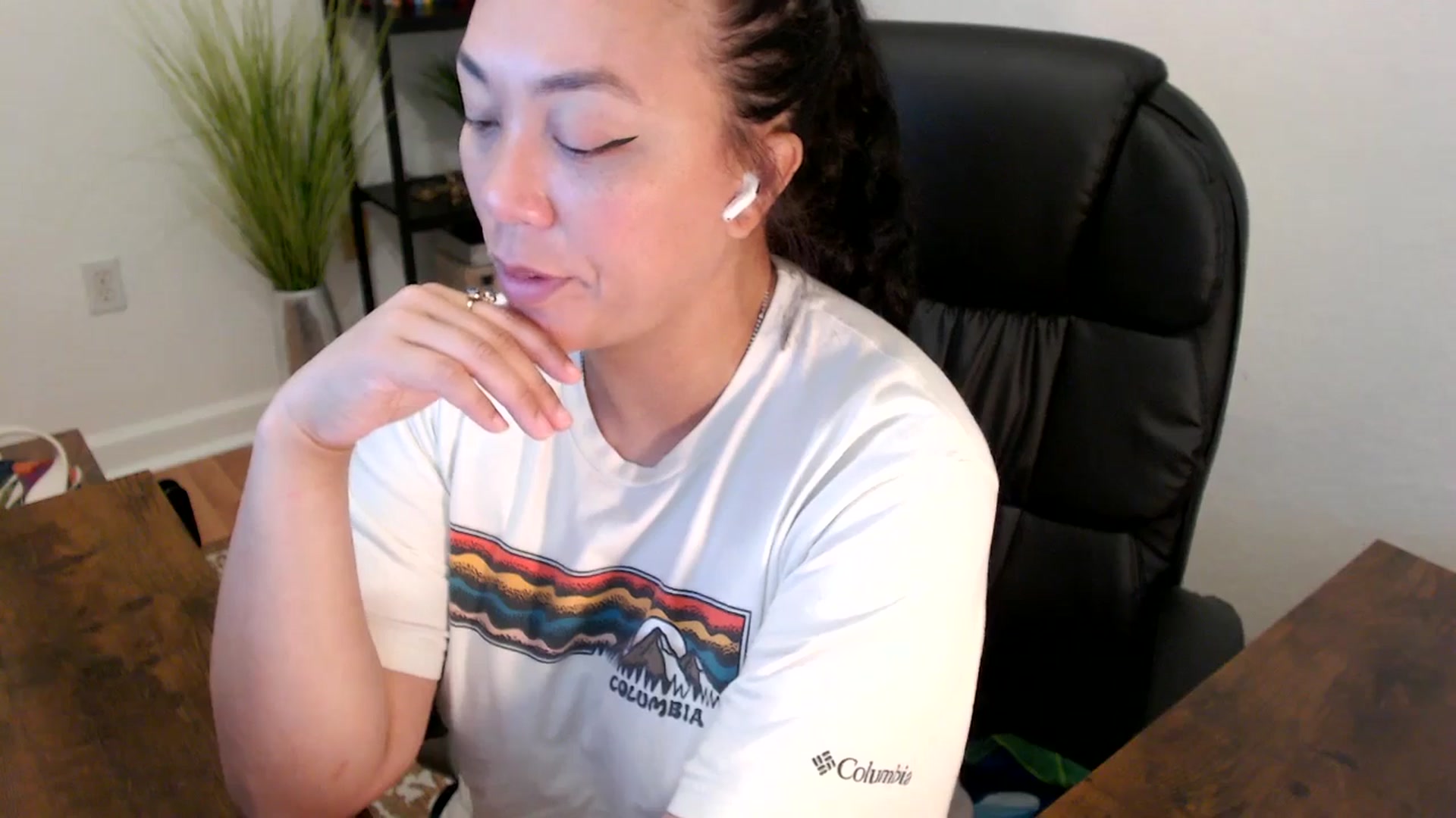 Gallery image thumbnail from MickaylaStar's myfreecams stream on, 04/01/2025, 14:17 image 3 of 20