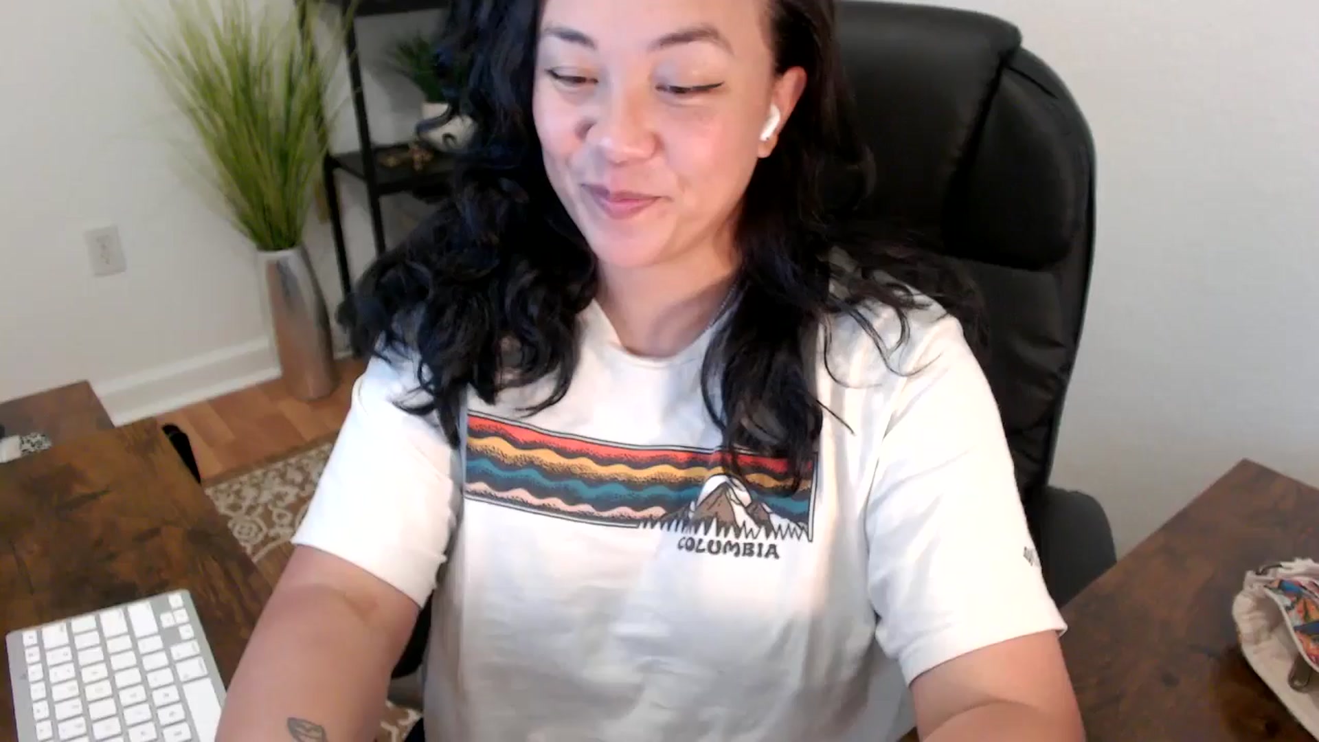 Gallery image thumbnail from MickaylaStar's myfreecams stream on, 04/01/2025, 18:55 image 10 of 20